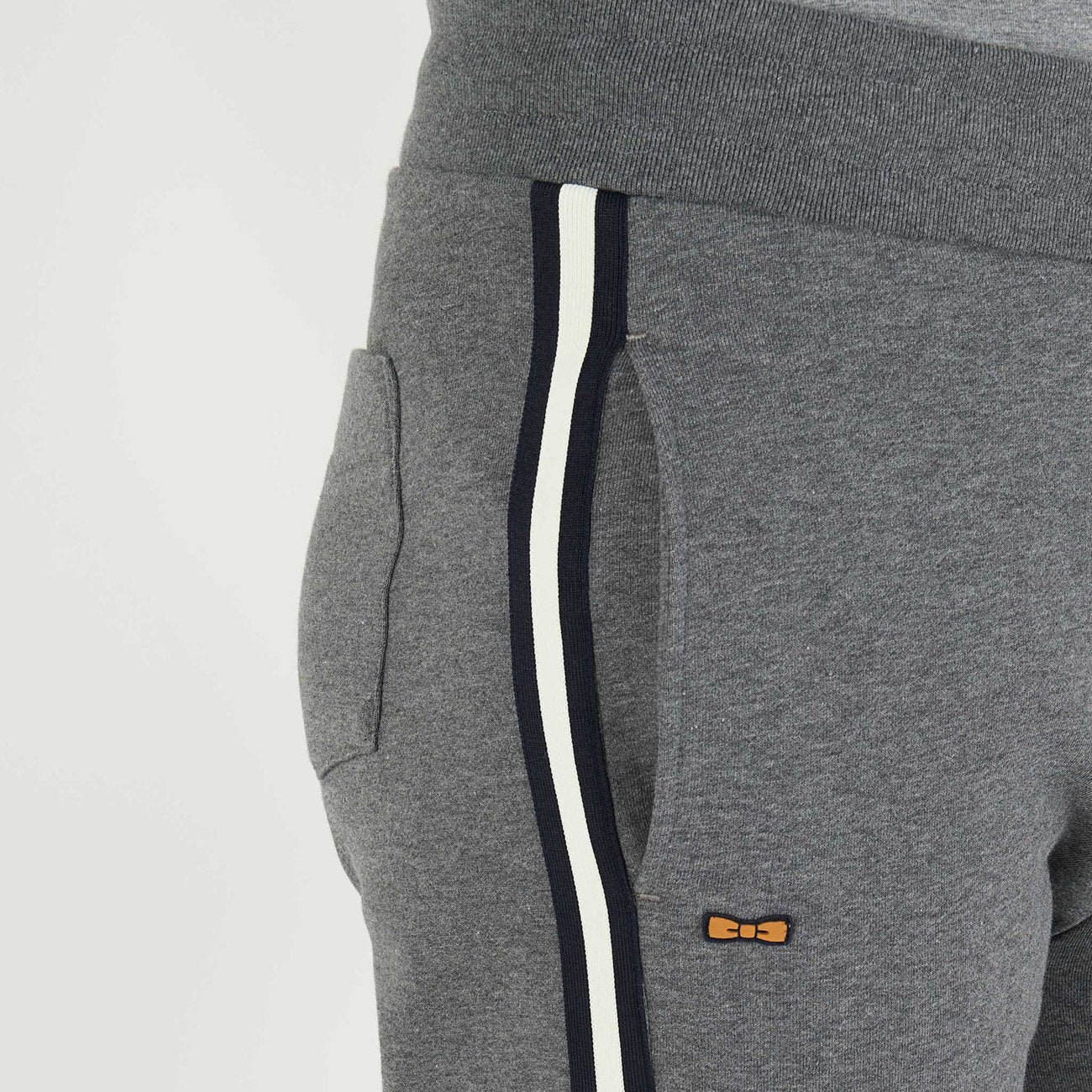 Dark Grey Jogging Bottoms With Contrasting Lateral Stripes_H23MAIJO0006_GRF_03