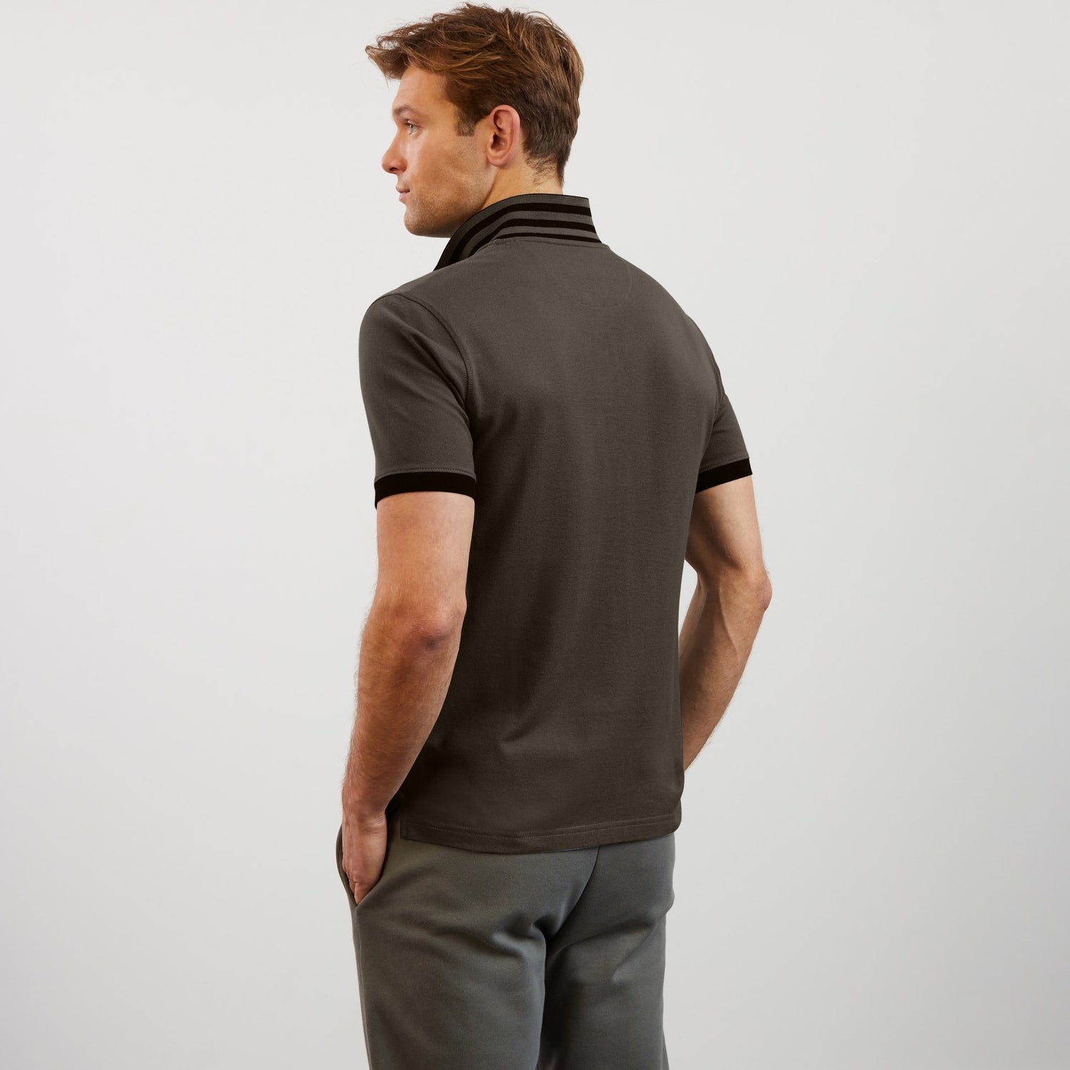 Khaki Short-Sleeved Polo Shirt With Contrasting Detail_H23MAIPC0004_KAF3_05
