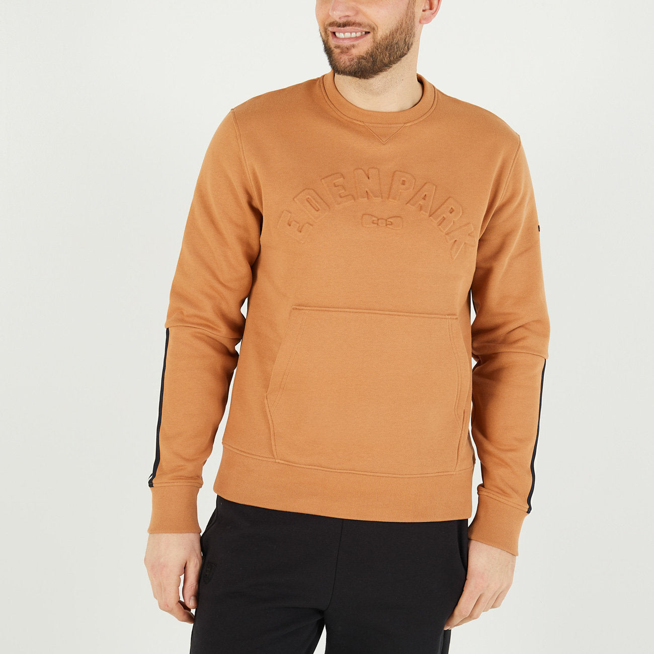 Brown Sweatshirt With Debossed Eden Park Inscription_H23MAISW0032_MAM5_01