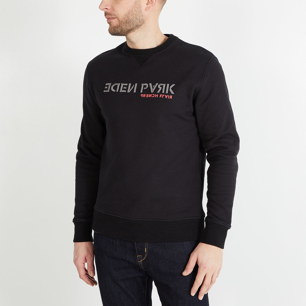 Black Round-Neck Sweatshirt_H23MAISW0042_NO_01