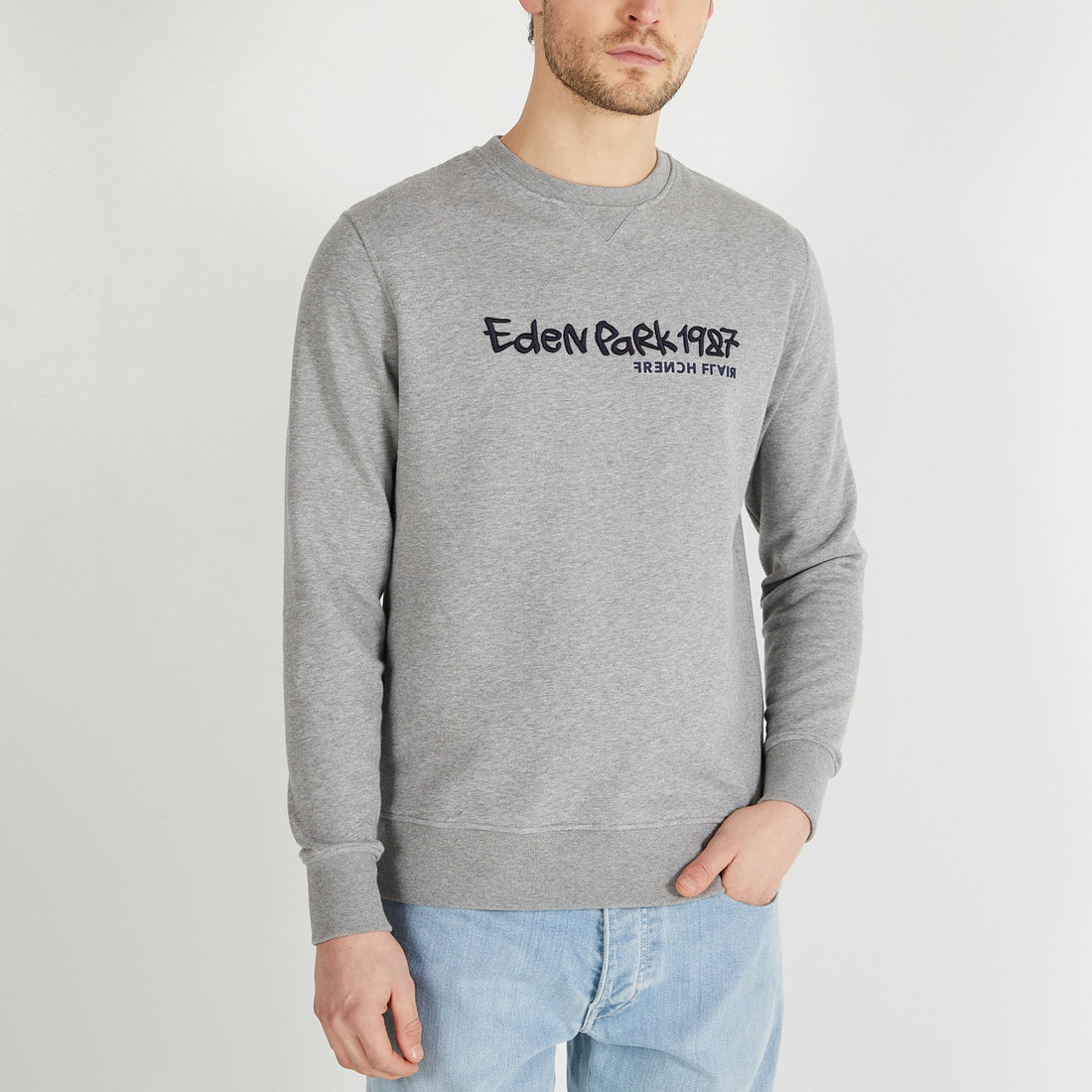 Light Grey Sweatshirt With Embossed Eden Park Embroidery_H23MAISW0043_GRC_01