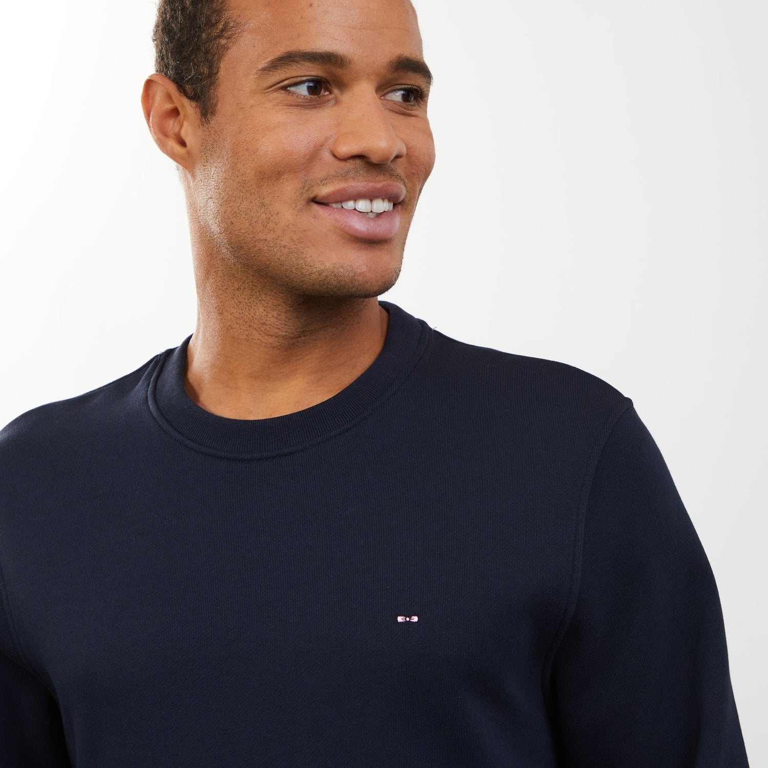 Plain Dark Blue Round-Neck Sweatshirt_H23MAISW0069_BLF_06