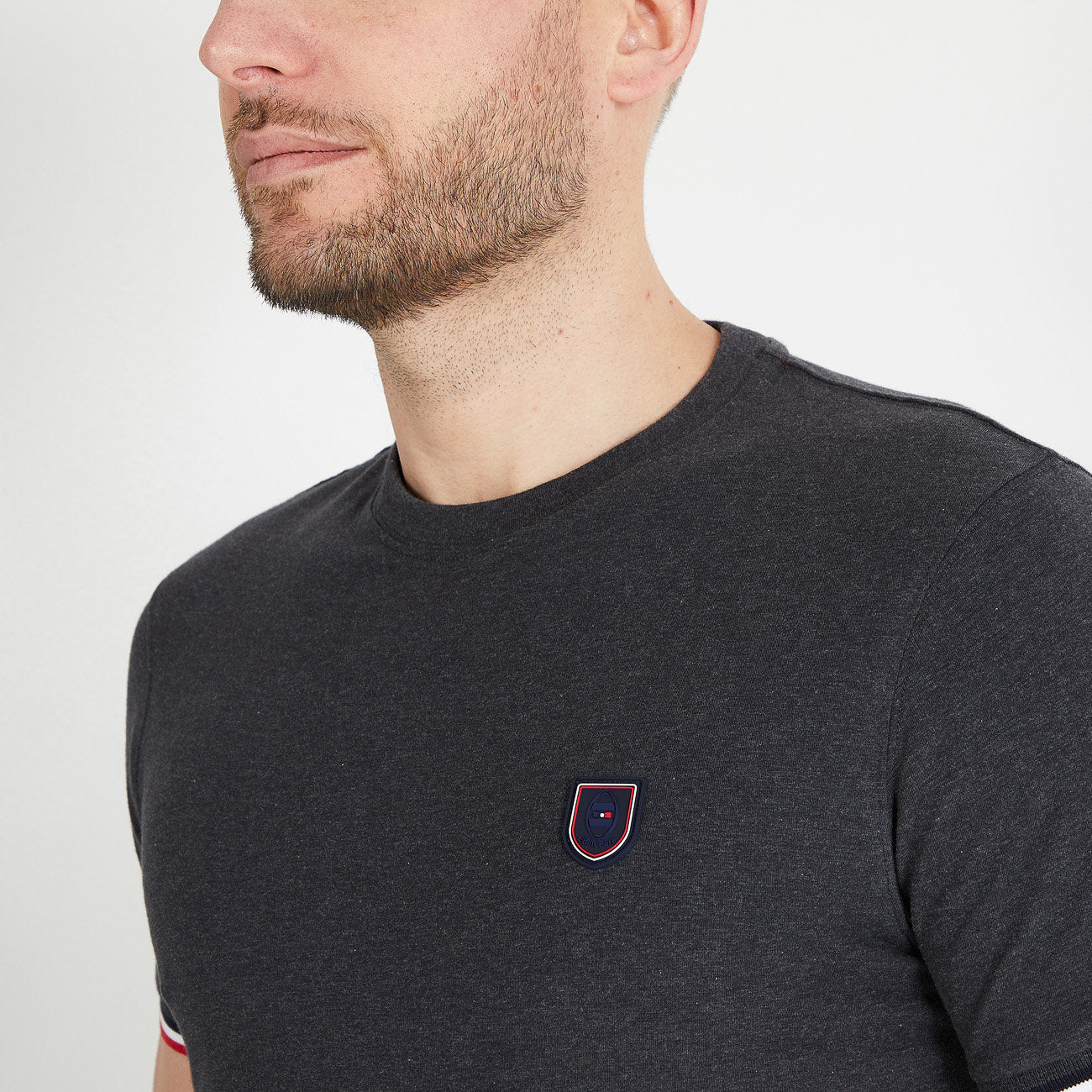 Dark Grey Slim Fit T Shirt With Tricolour Trim_H23MAITC0001_GRF7_03