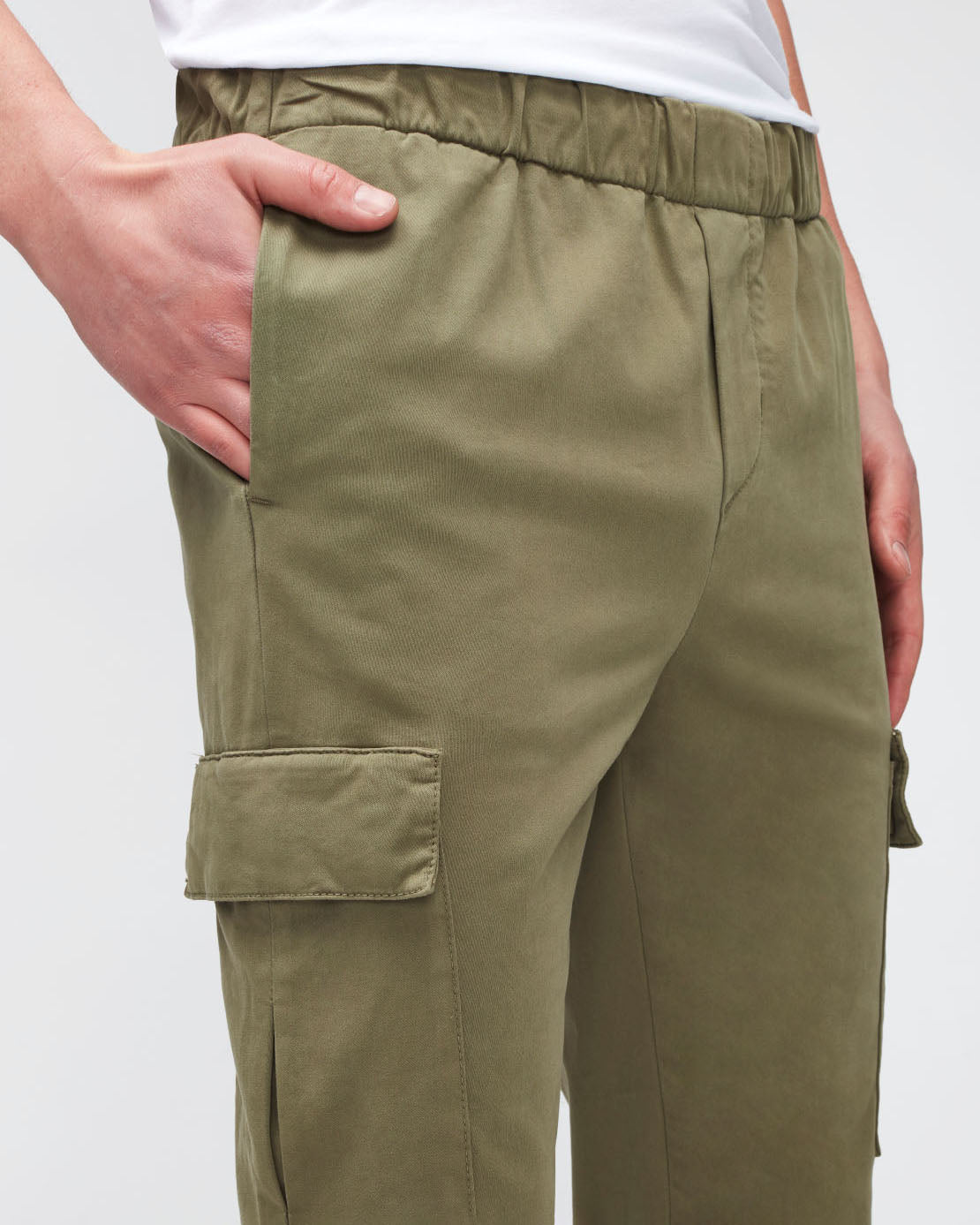 Kaki Cargo Jogger Luxe Performance Sateen Olive Green 7 For All Mankind