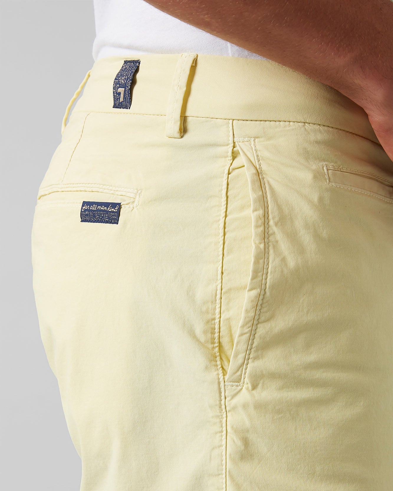 Yellow Clean Short Weightless Sun Shower 7 For All Mankind