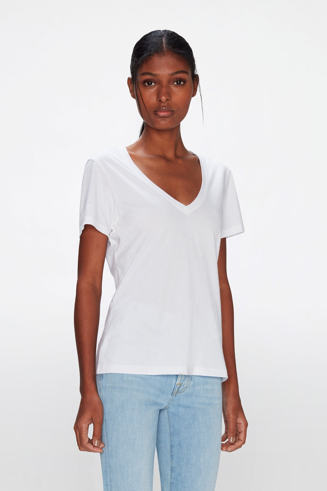 Easy V Neck Cotton Optic White_JSLLI090OP_OP_01