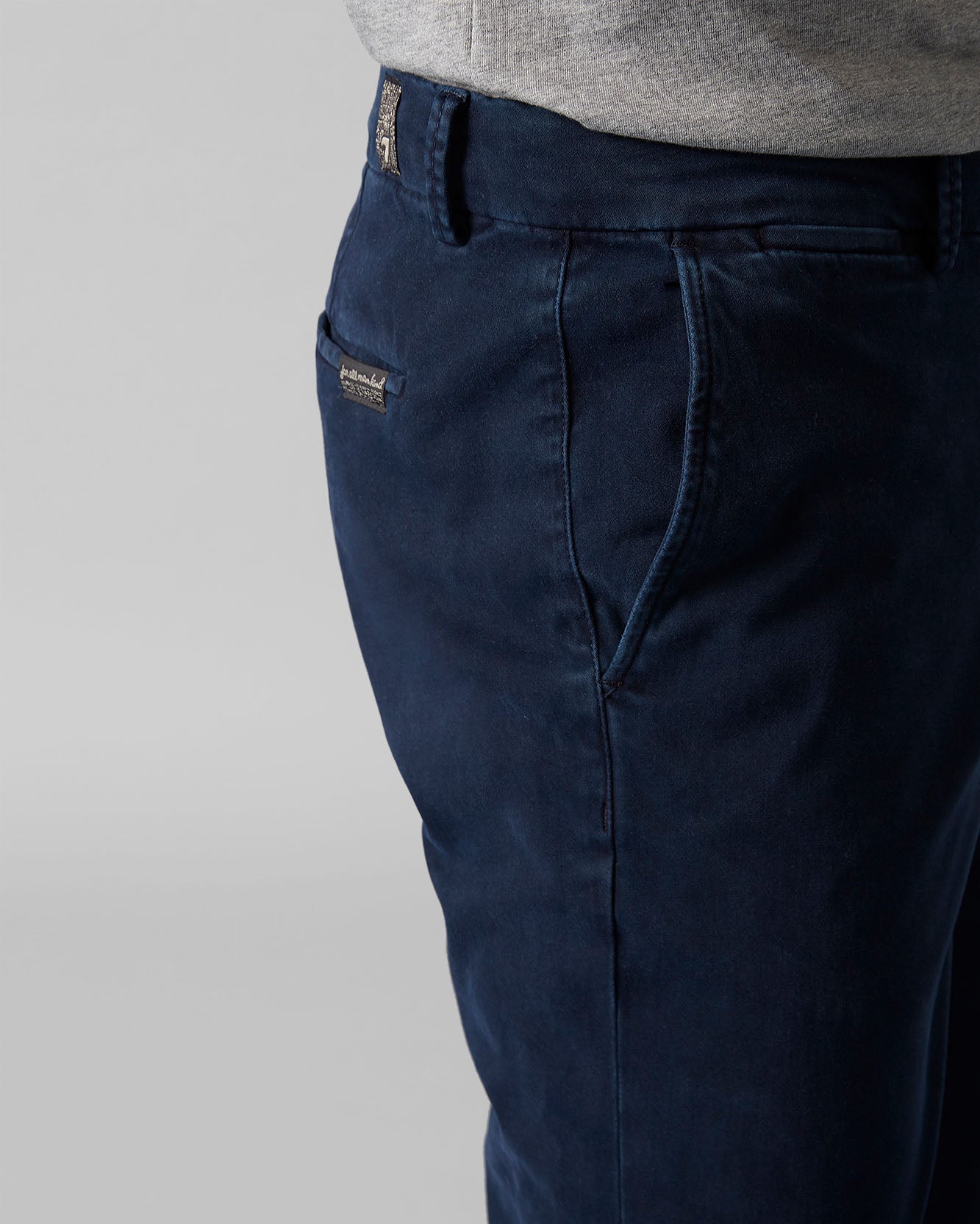 Dark Blue Slimmy Chino Luxe Performance Sateen Midnight Blue 7 For All Mankind