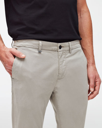 Light Grey Slimmy Chino Tap. Weightless Colors Griffin 7 For All Mankind
