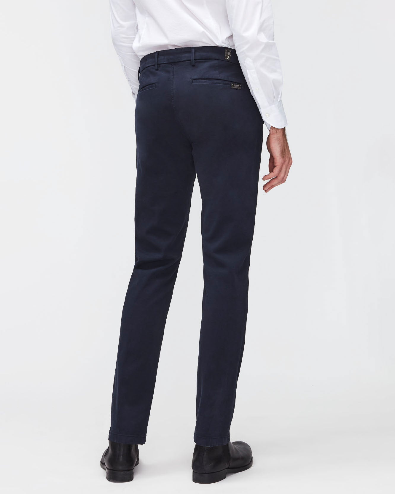 Dark Blue Slimmy Chino Tap. Luxe Performance Sateen Navy 7 For All Mankind