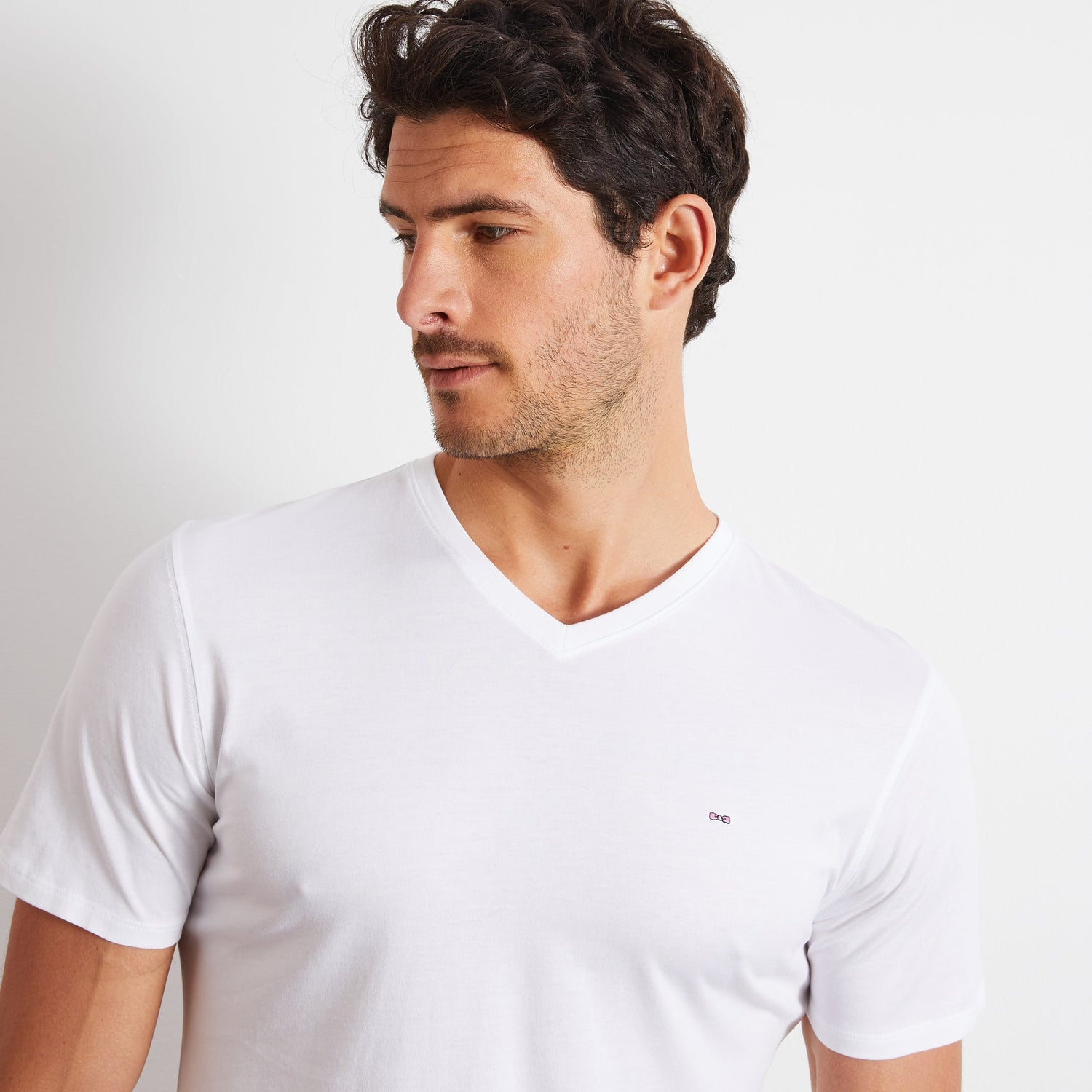 V-Neck White Light Pima Cotton T-Shirt_PPKNITCE0008_BC_06