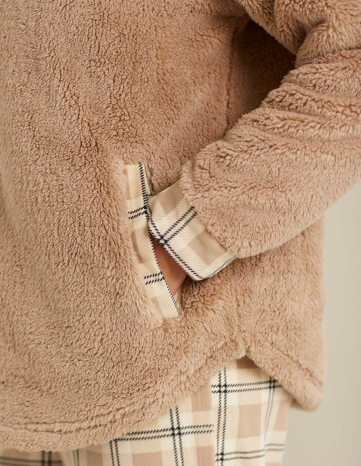 Beige Nightgown_PVED163009_030_05