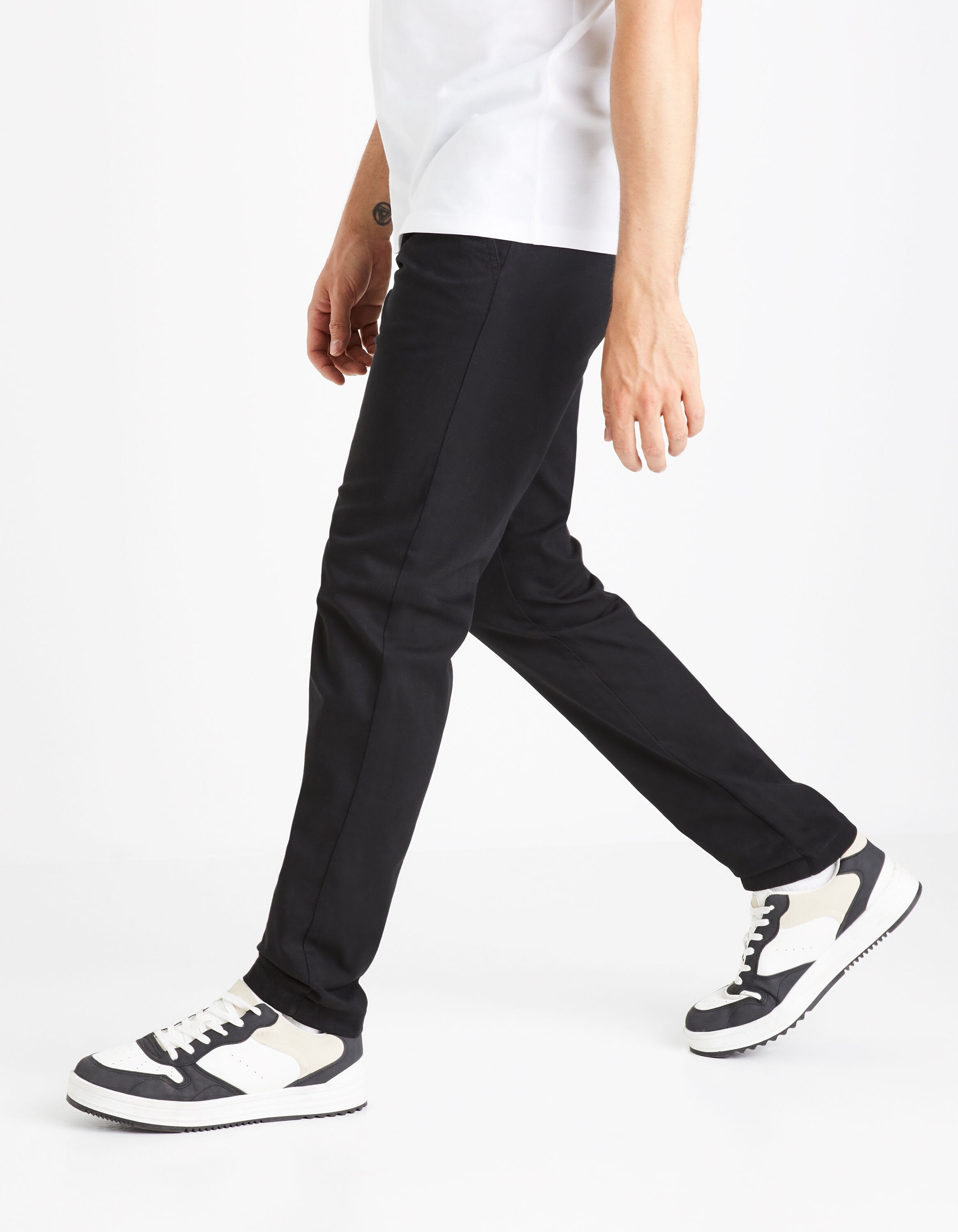 Slim Chino Pants_TOCHARLES_NOIR_05