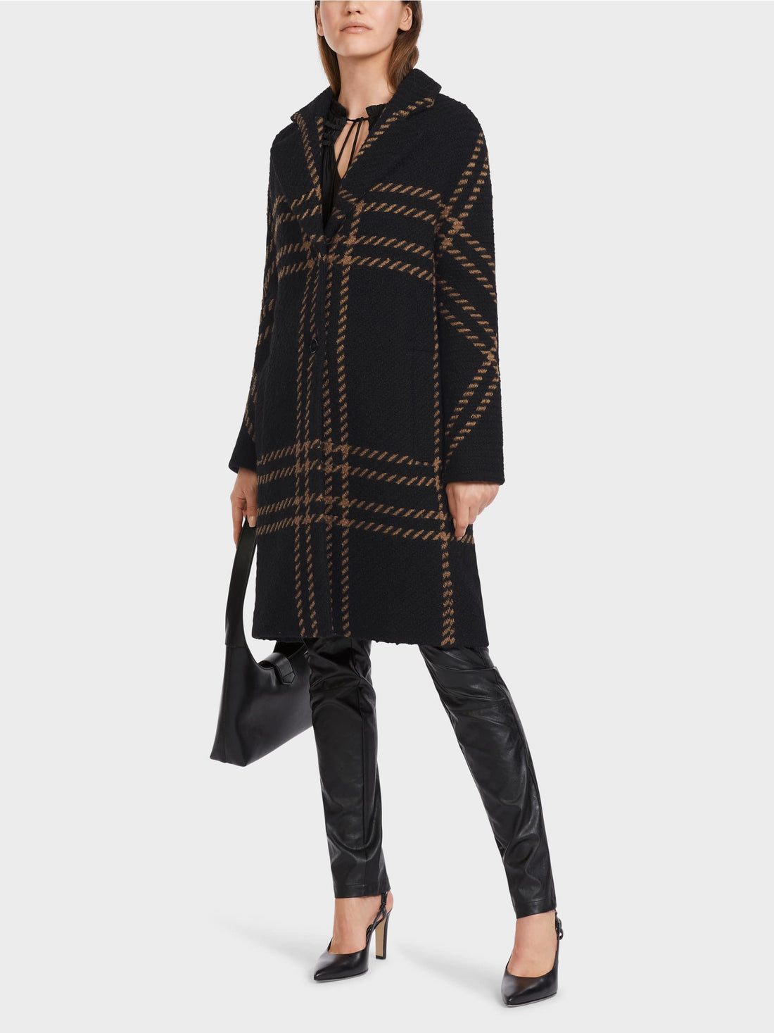 Wool Coat With Large Check_VA 11.04 W11_900_01