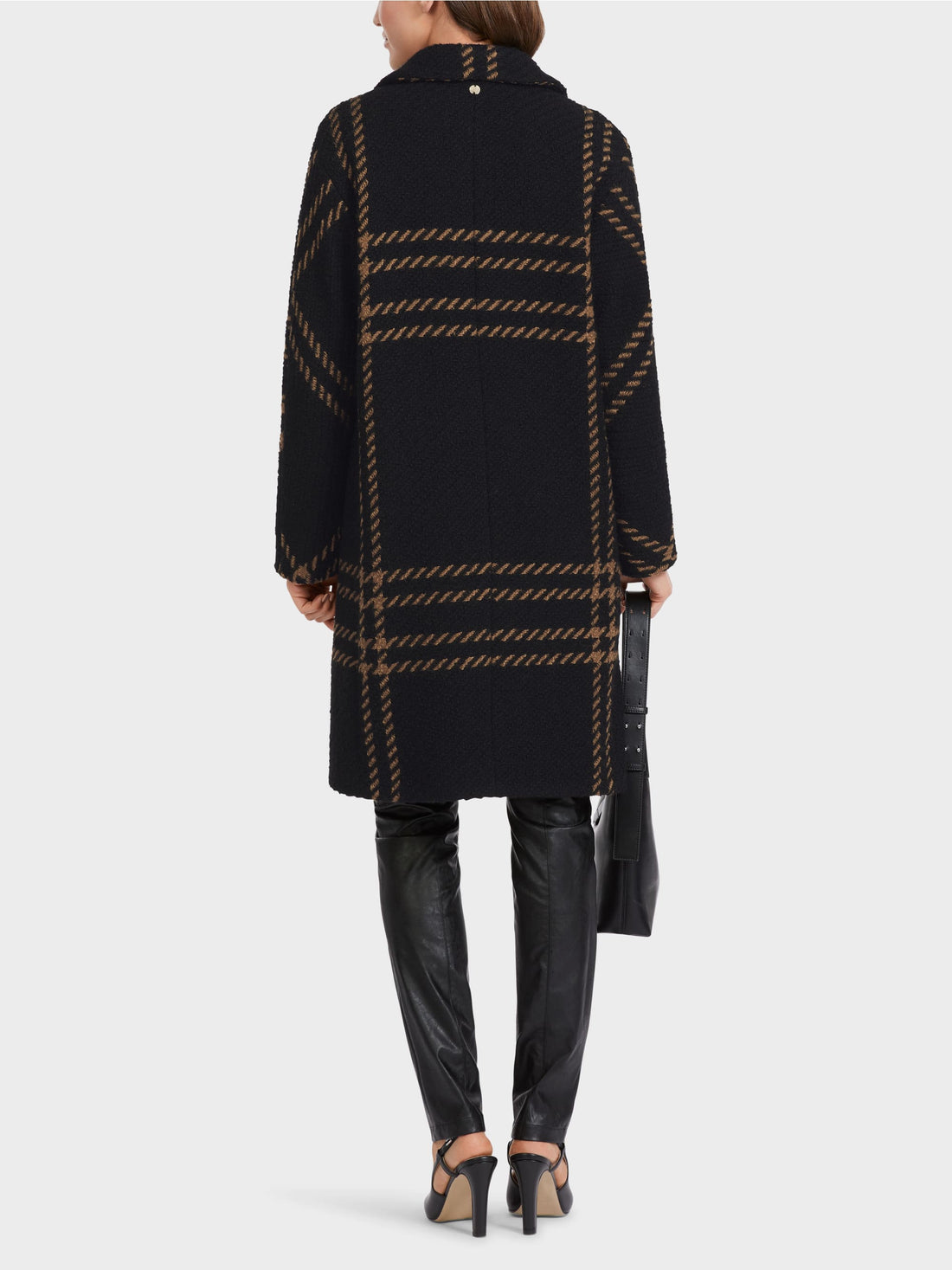 Wool Coat With Large Check_VA 11.04 W11_900_02