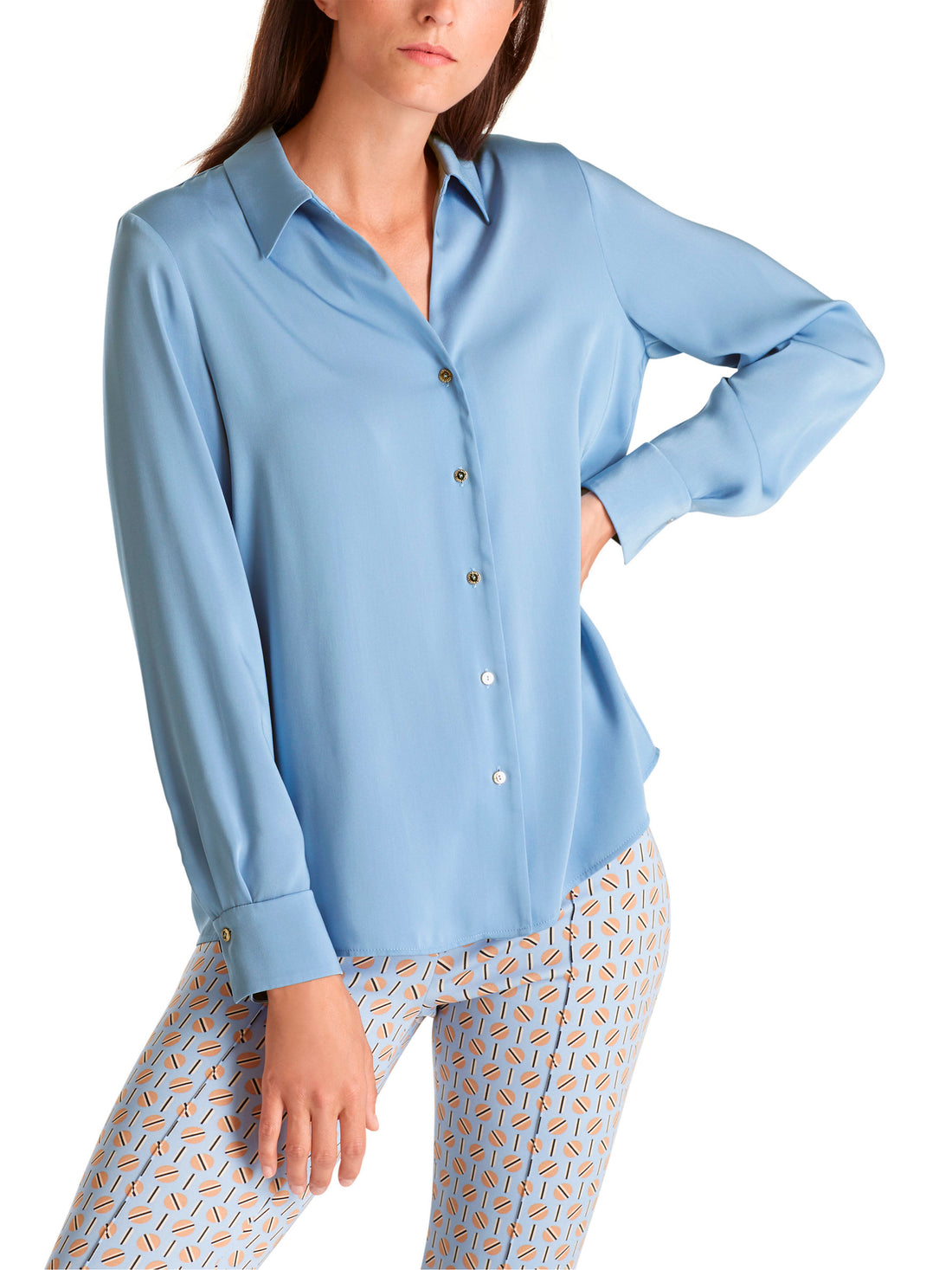 Classic Shirt Blouse With V-Neck_VC 51.26 W08_321_01