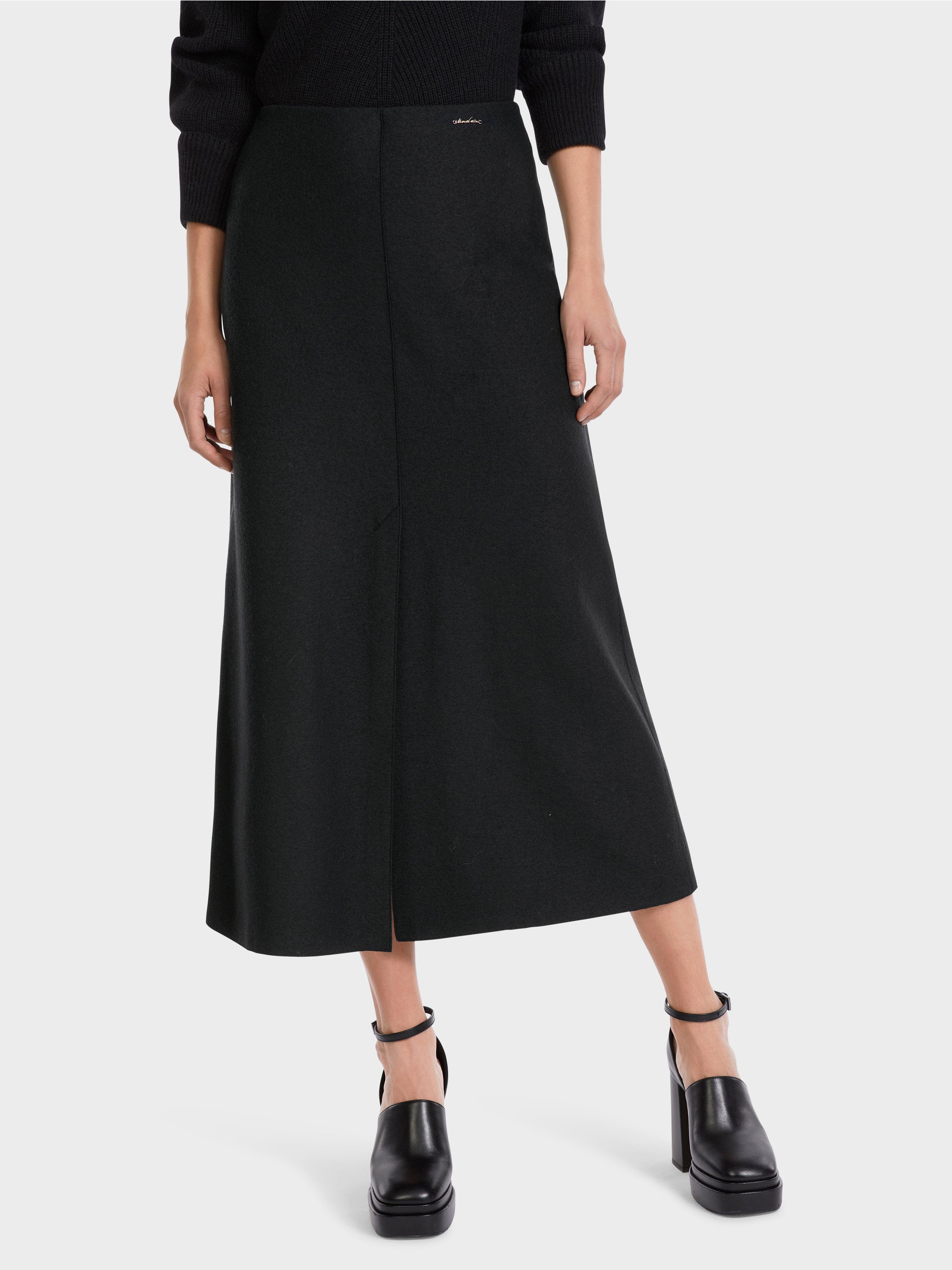 Knee-Length Skirt Knitted In Germany_VC 71.06 W52_900_04