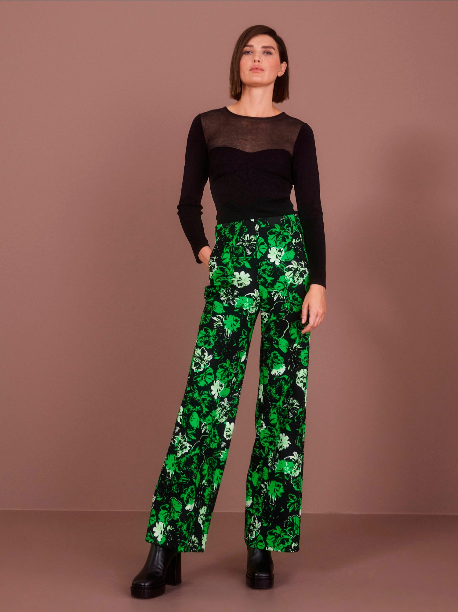 Welkom Pants In A Floral Design_VC 81.34 J09_549_08