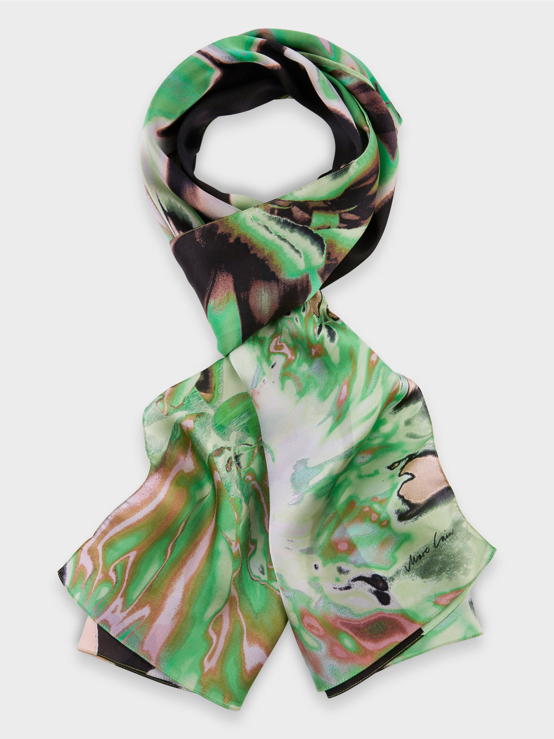 Delicate Silk Scarf With Floral Design_VC B4.15 Z15_315_01