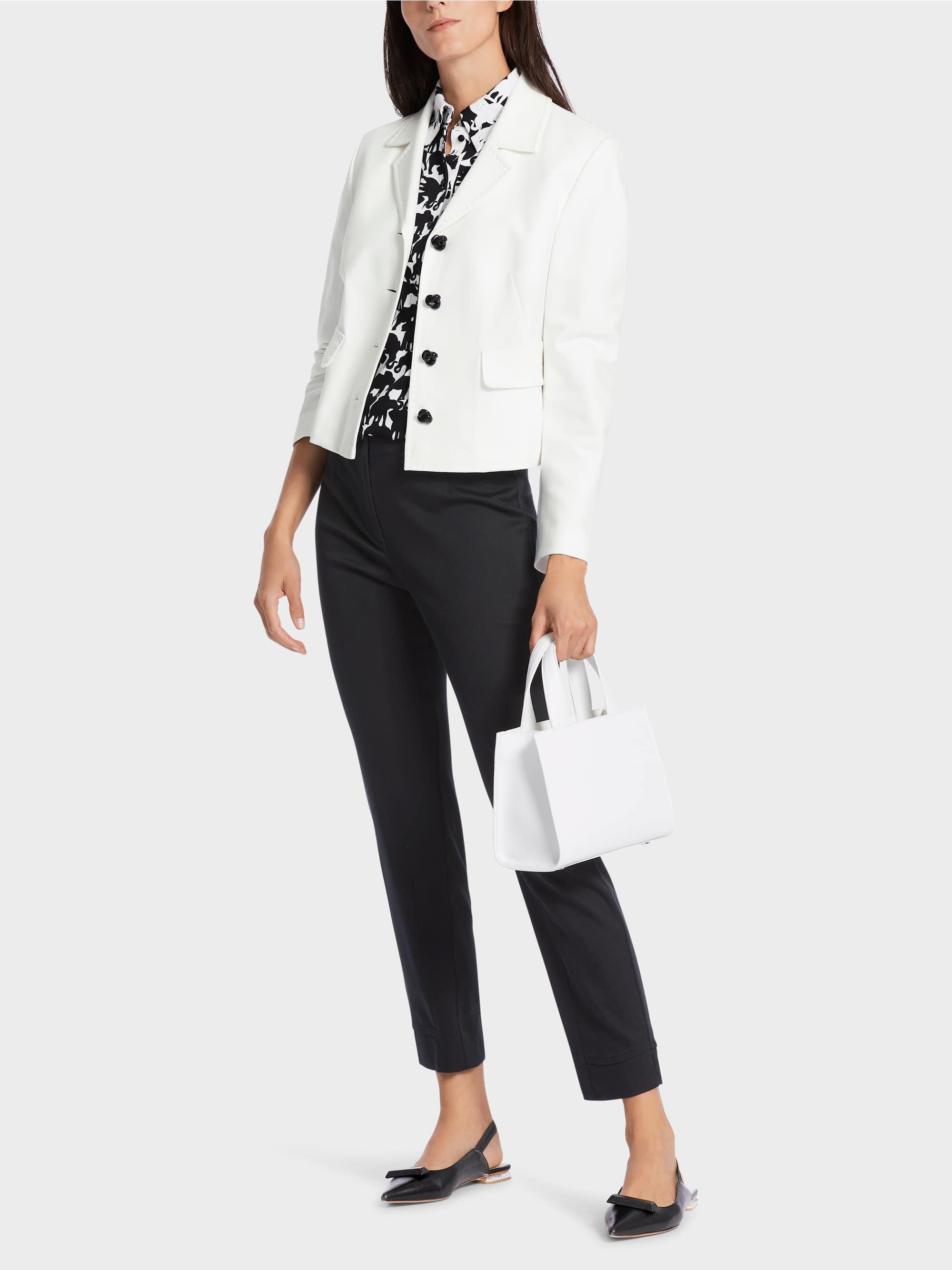 Short Blazer With Quilted Edges_WC 31.07 J42_110_01