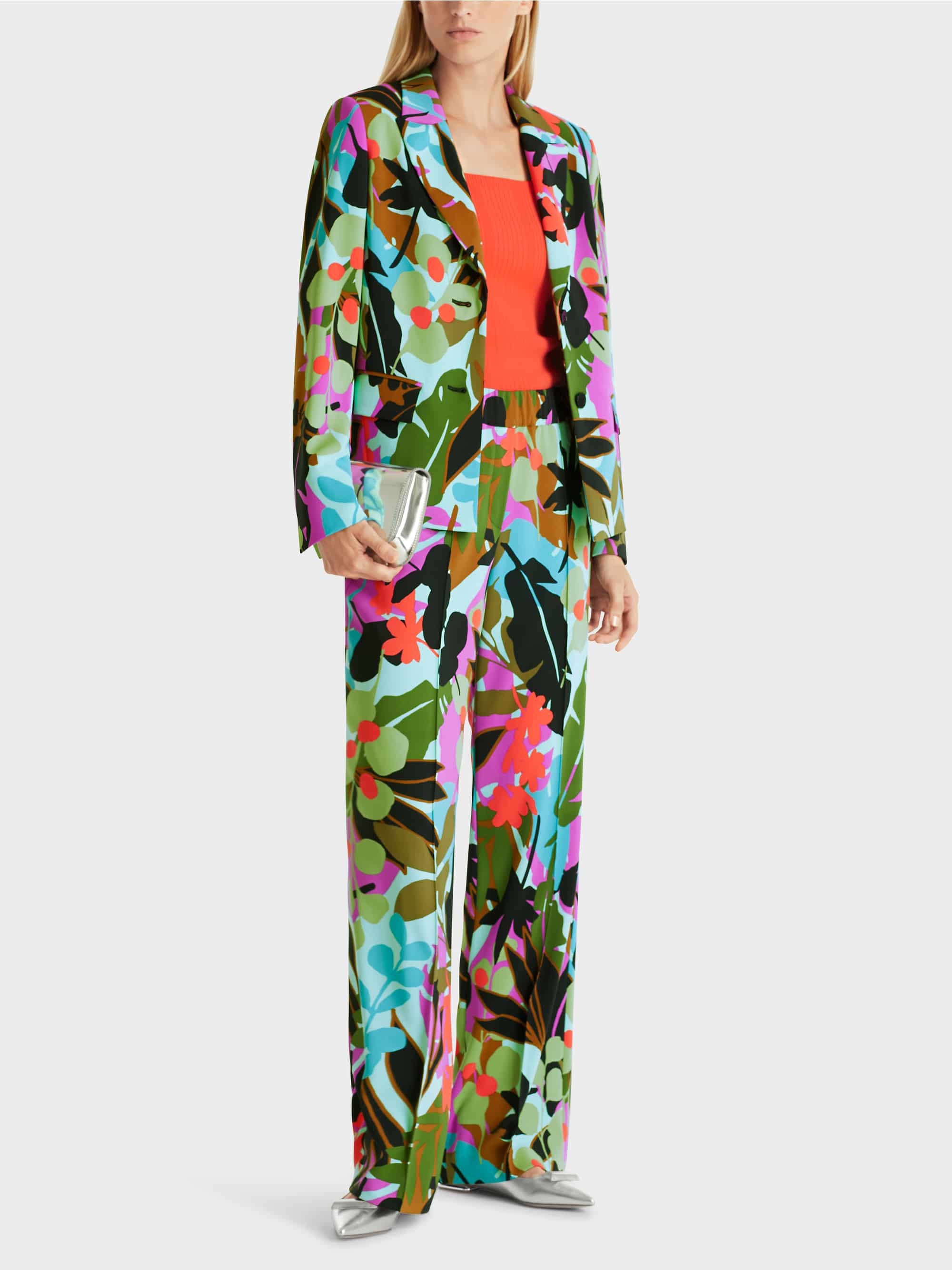 Blazer In A Colourful Leaf Design_WC 34.03 W02_562_01
