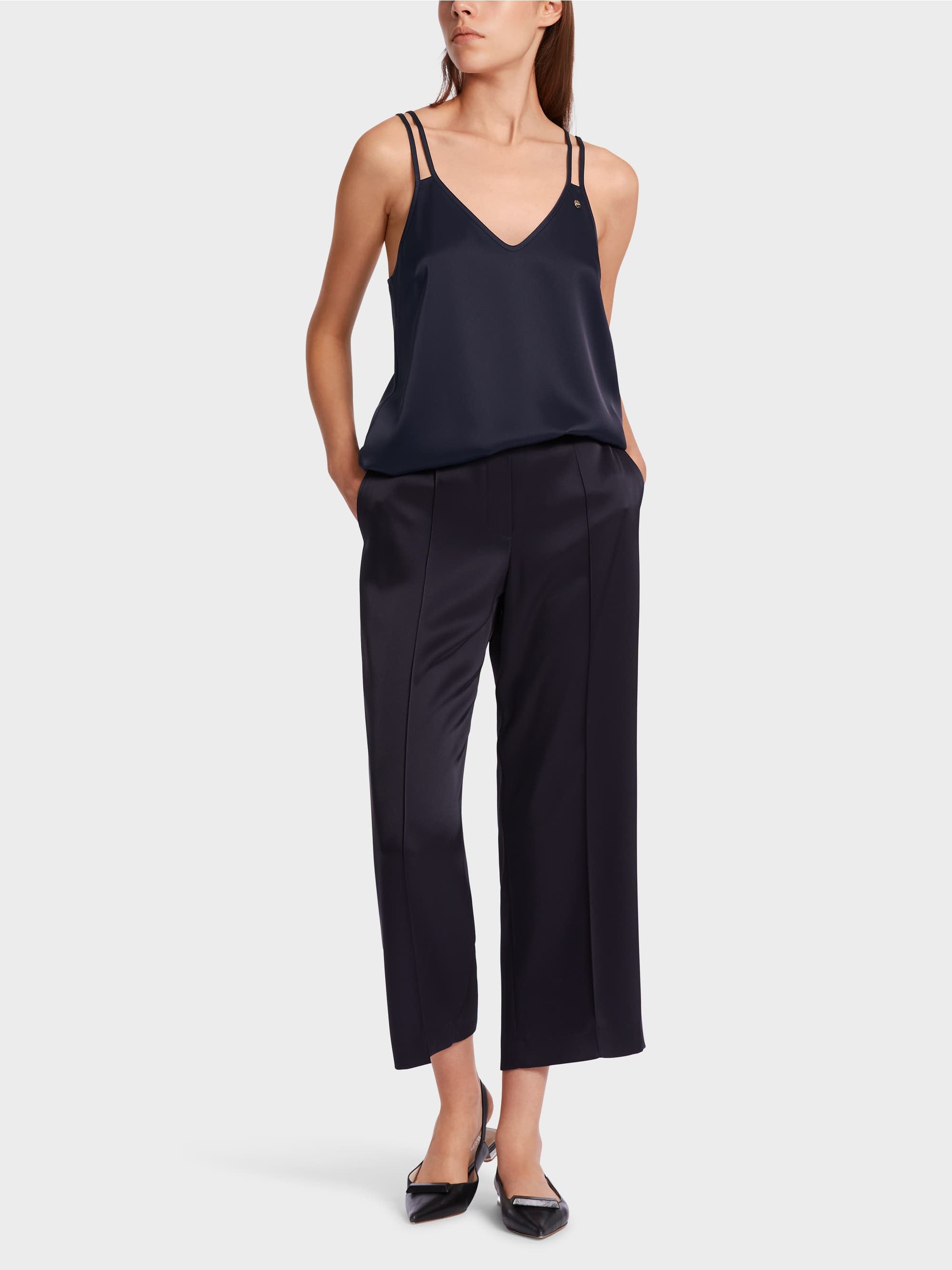 Top With V-Neck_WC 61.15 W15_395_04