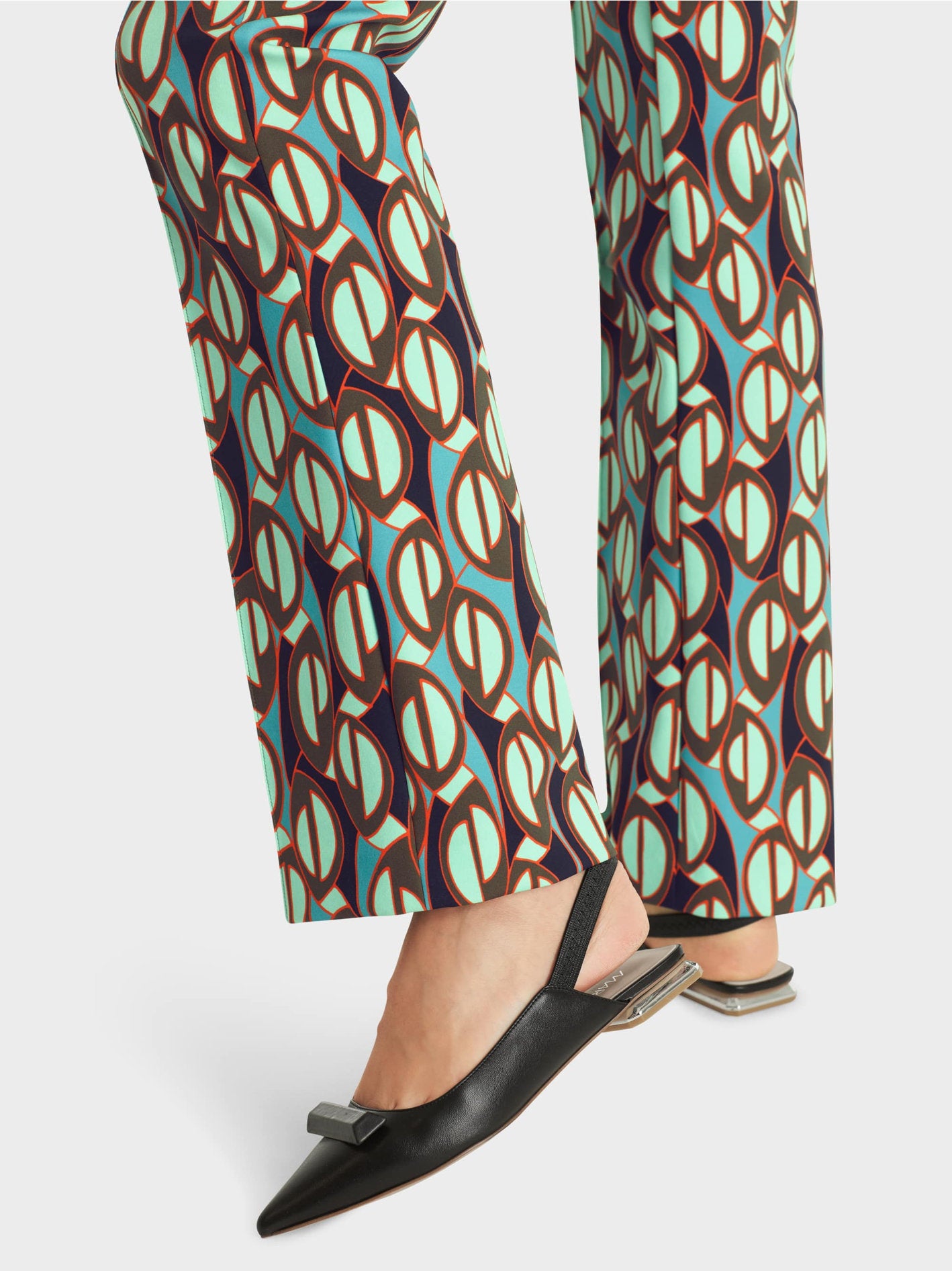 Frederica Pants With All-Over Print_WC 81.28 J01_562_04