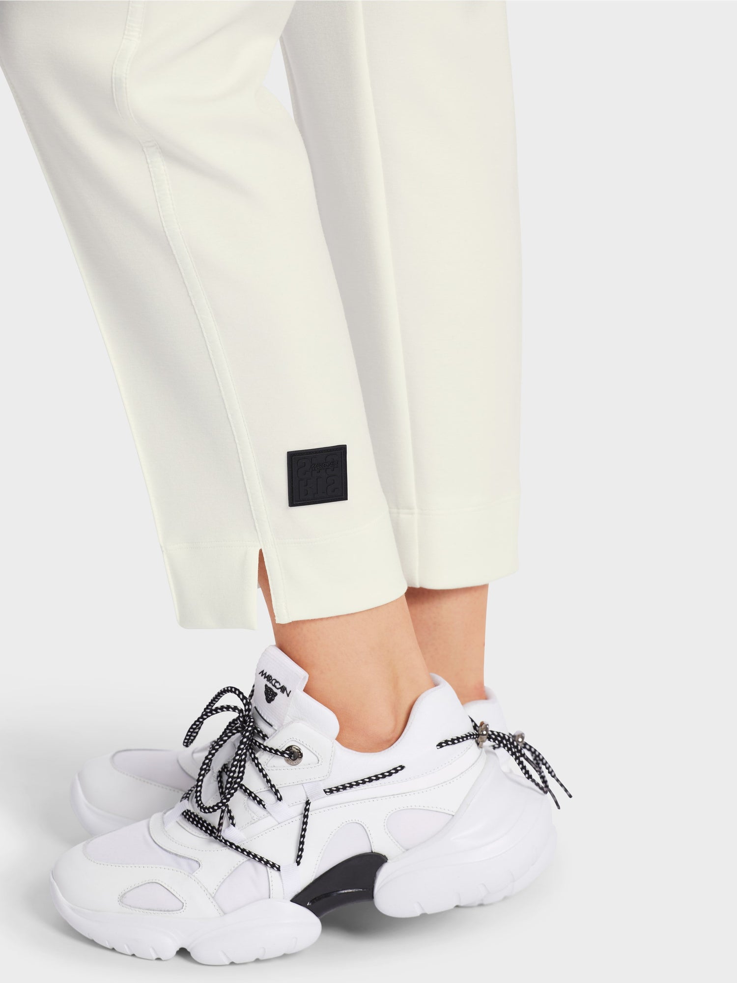 Jogger-Style Rhodos Pants_WS 81.38 J06_110_04