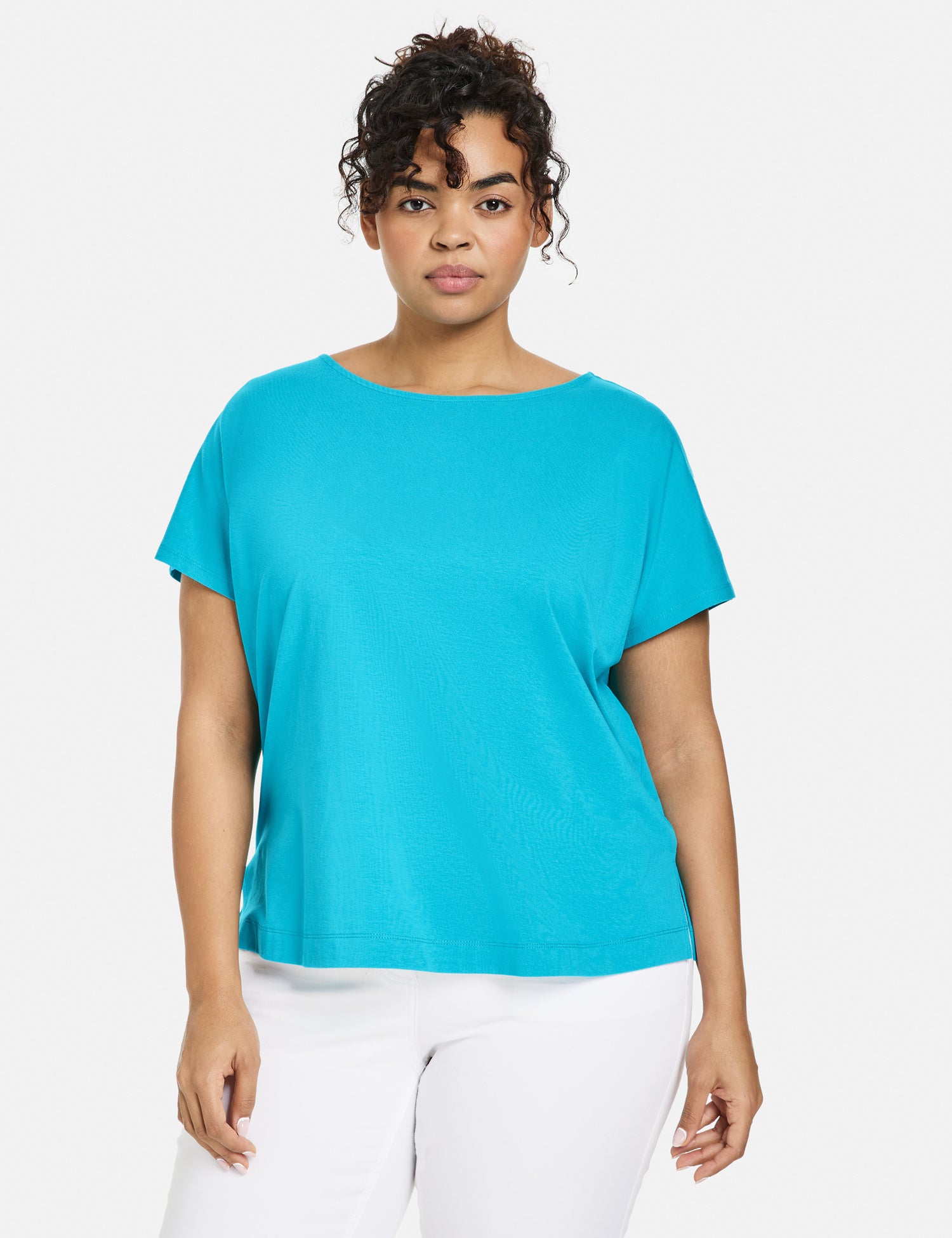 Basic T-Shirt With A Back Pleat