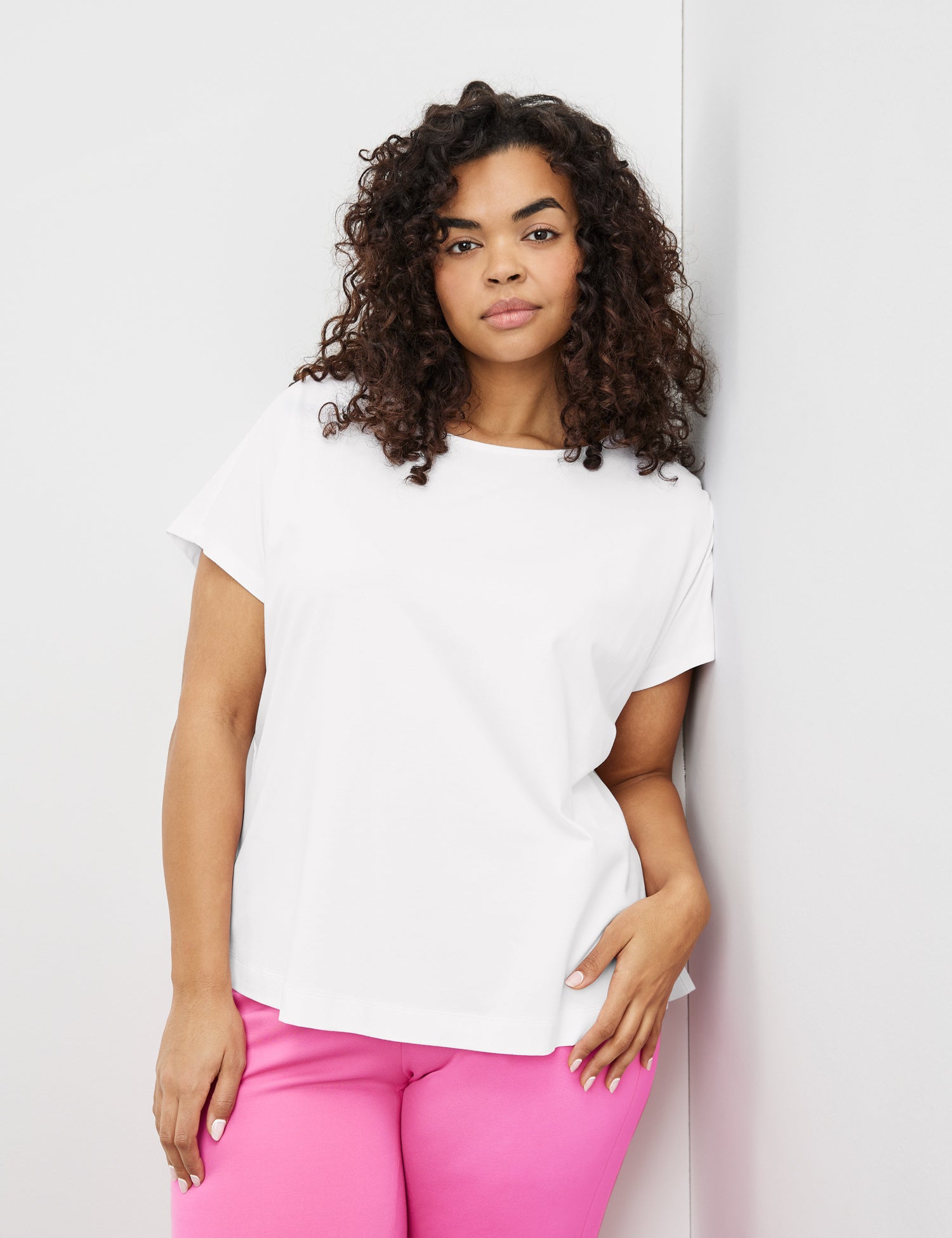 Basic T-Shirt With A Back Pleat