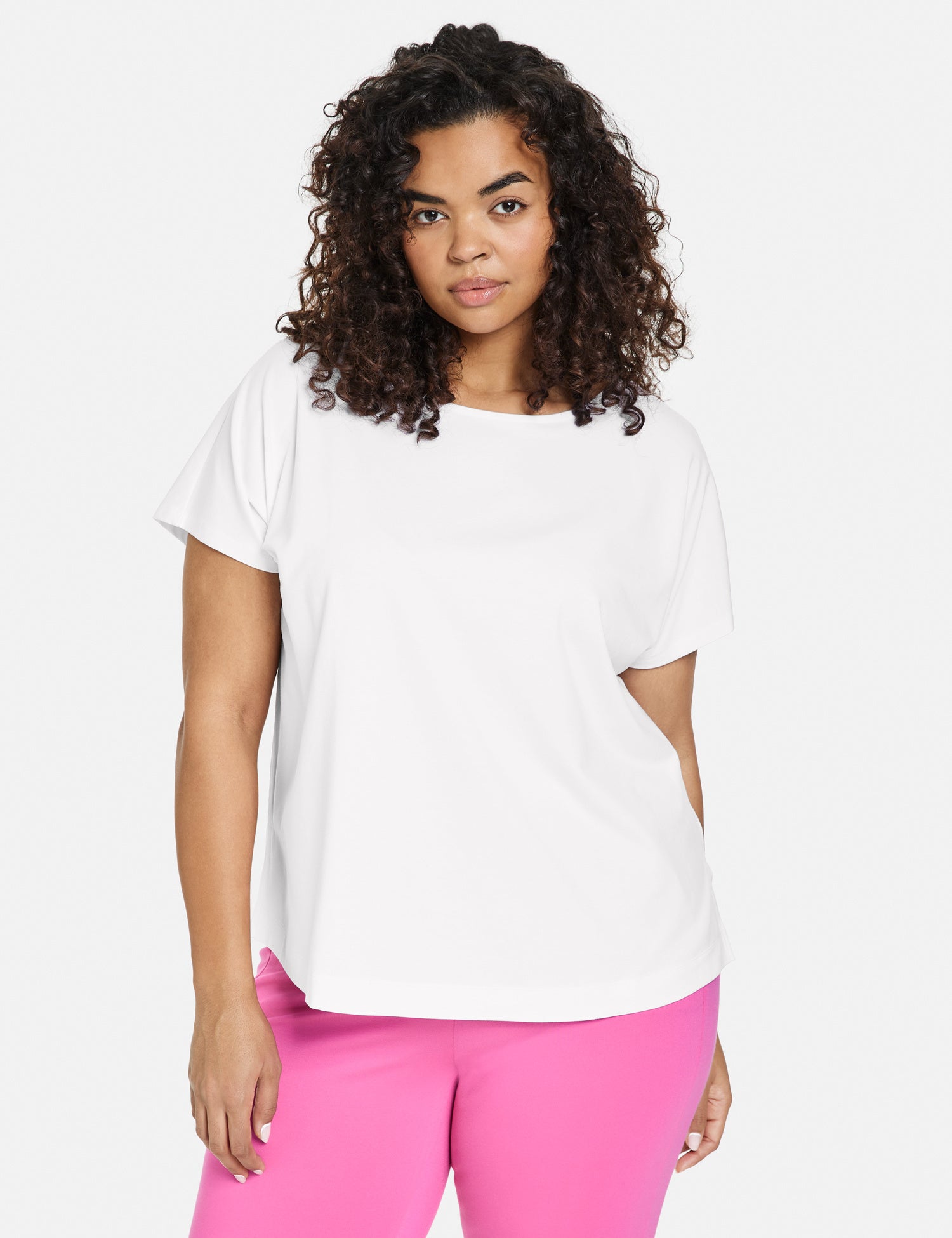 Basic T-Shirt With A Back Pleat