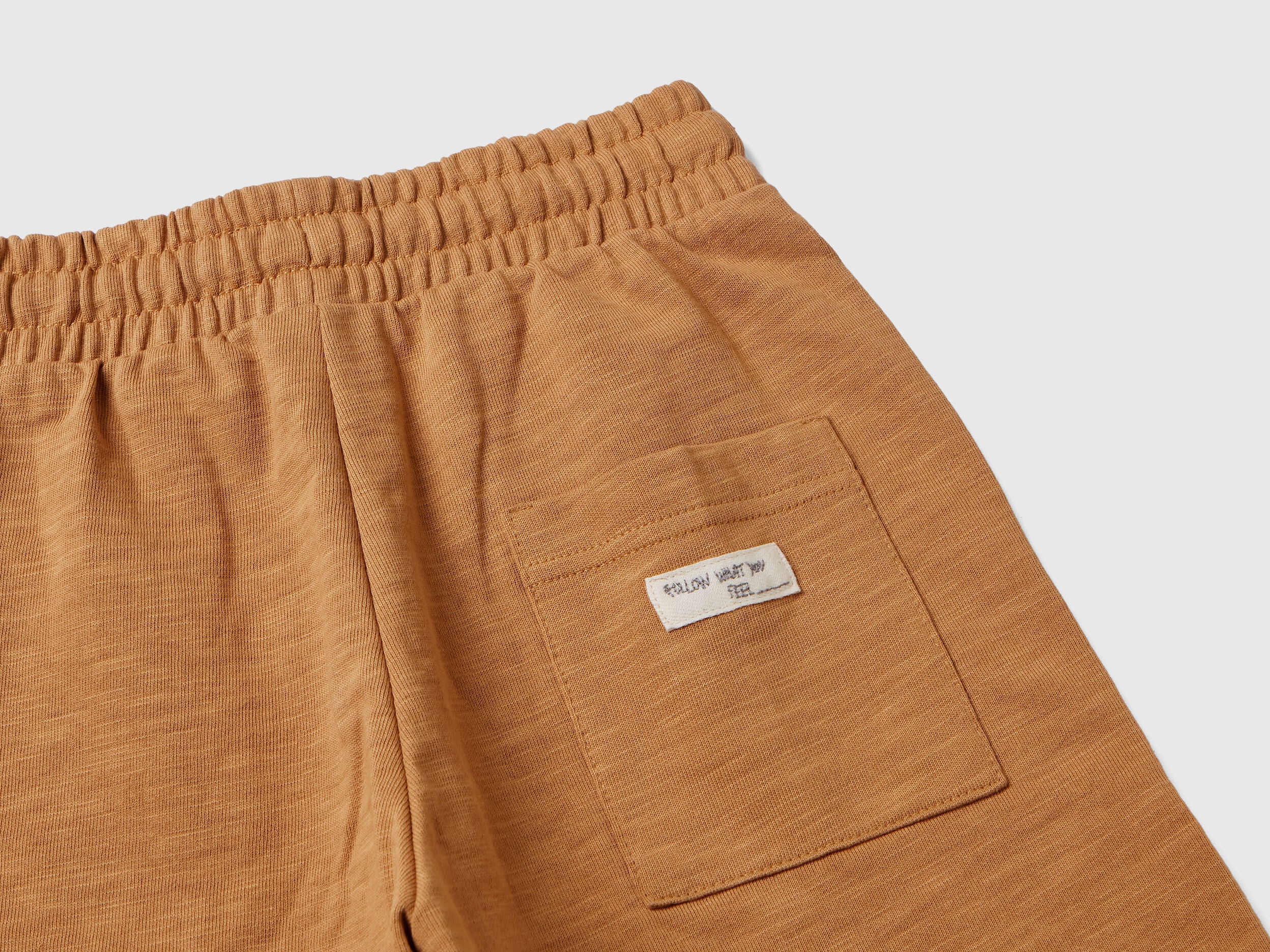 Bermudas In Lightweight Sweat - 02