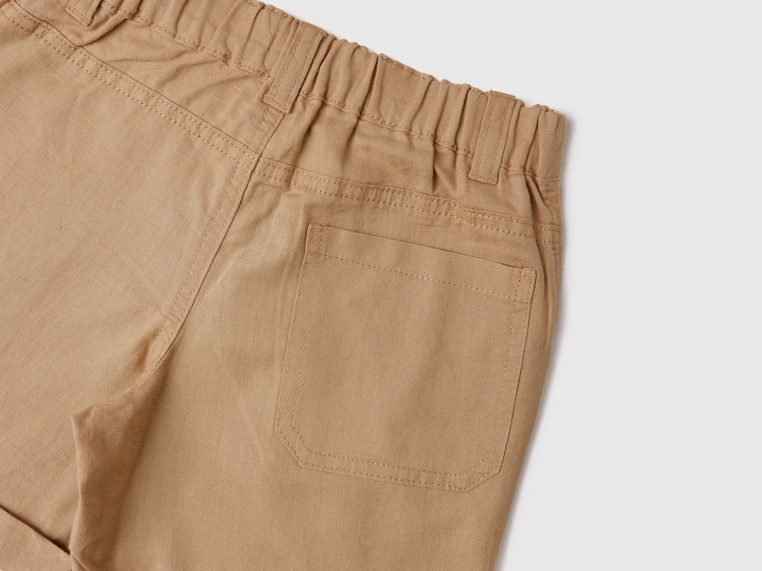 Bermudas In Linen Blend With Turn-Ups