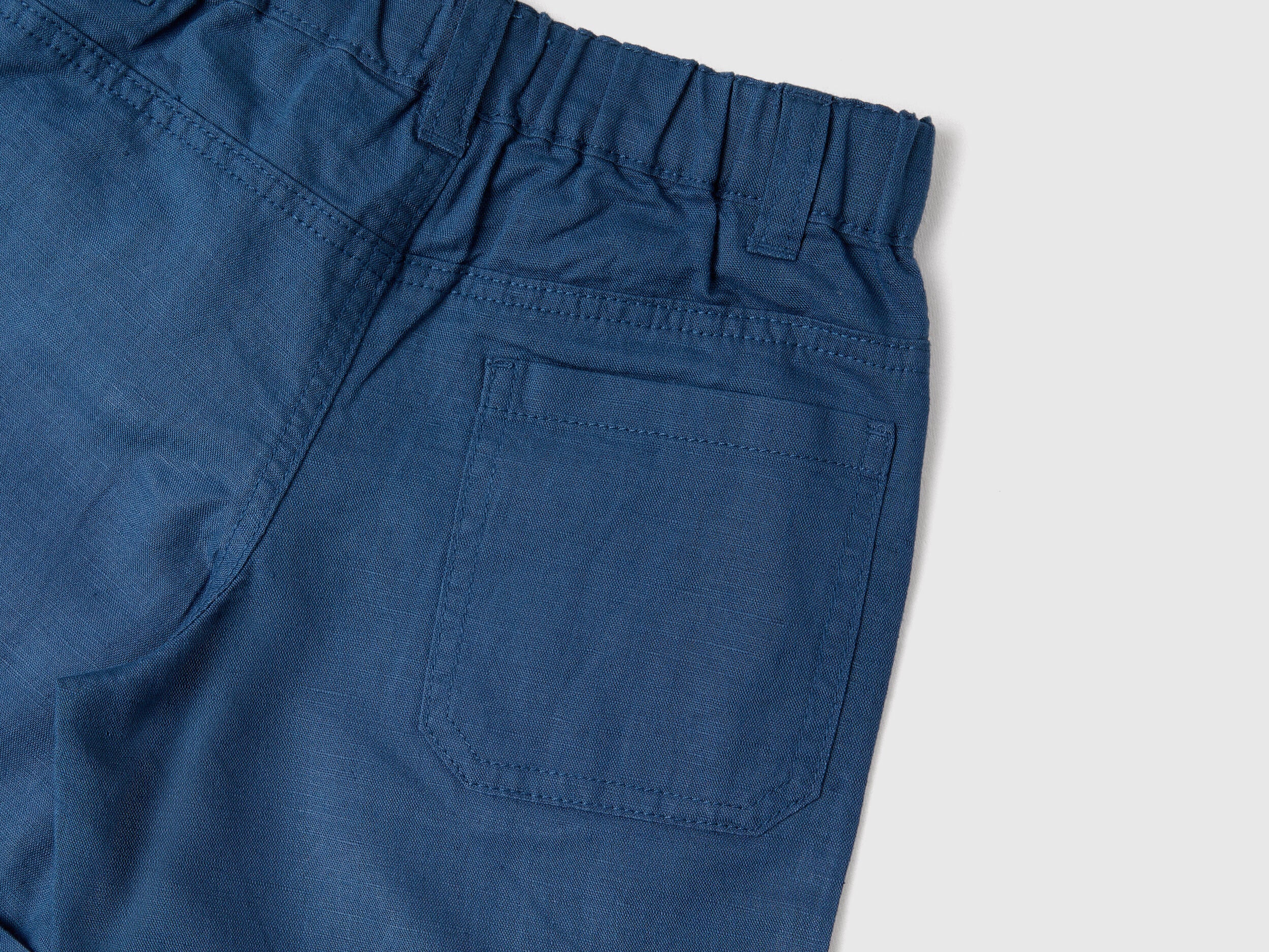 Bermudas In Linen Blend With Turn-Ups