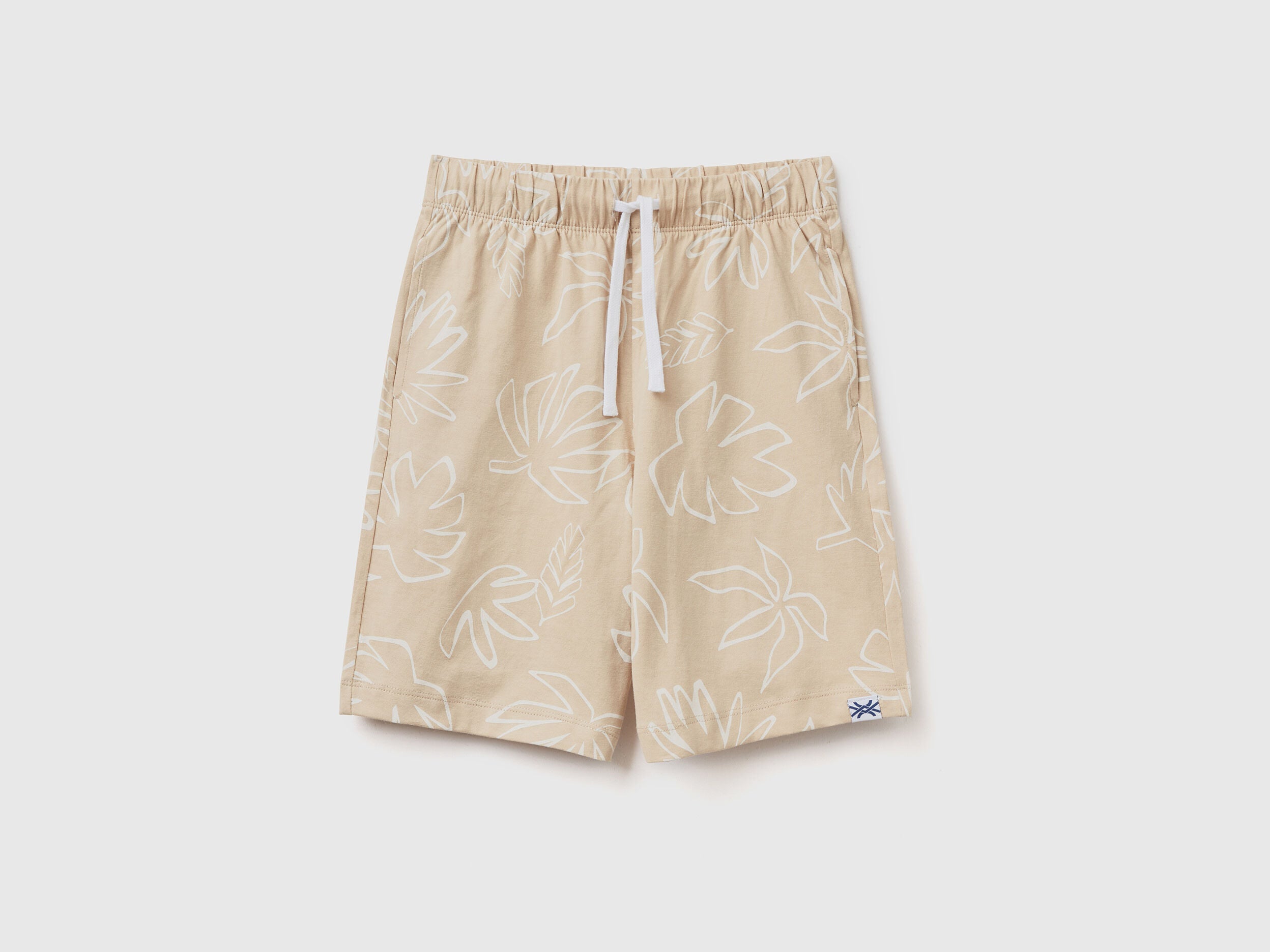 Bermudas With Exotic Print