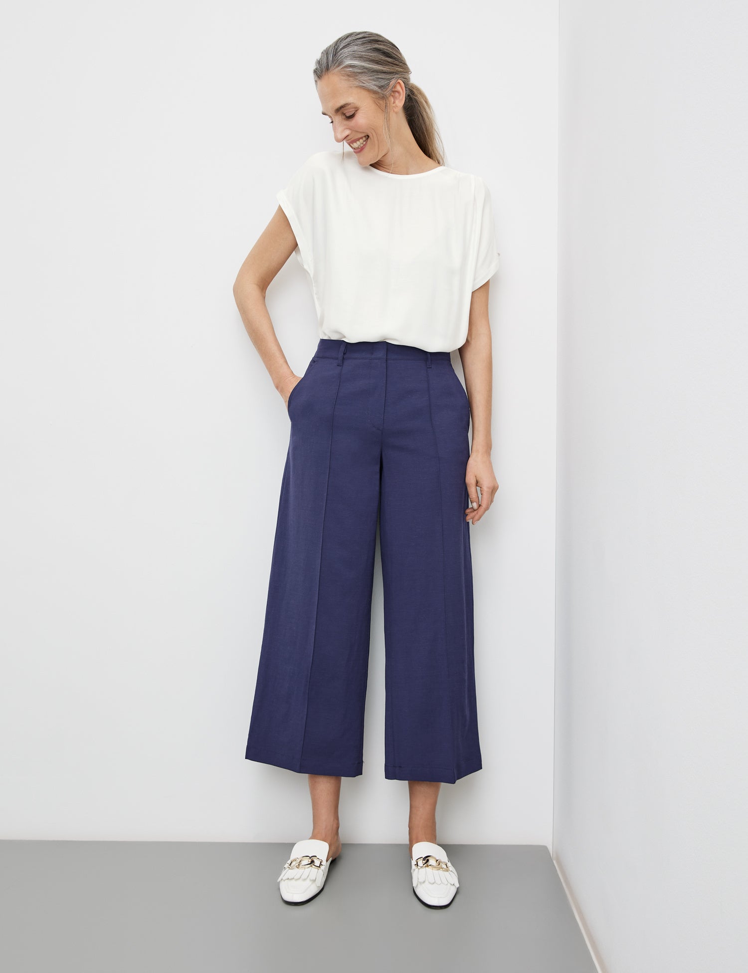 Chic Culottes With A Tie-Around Belt