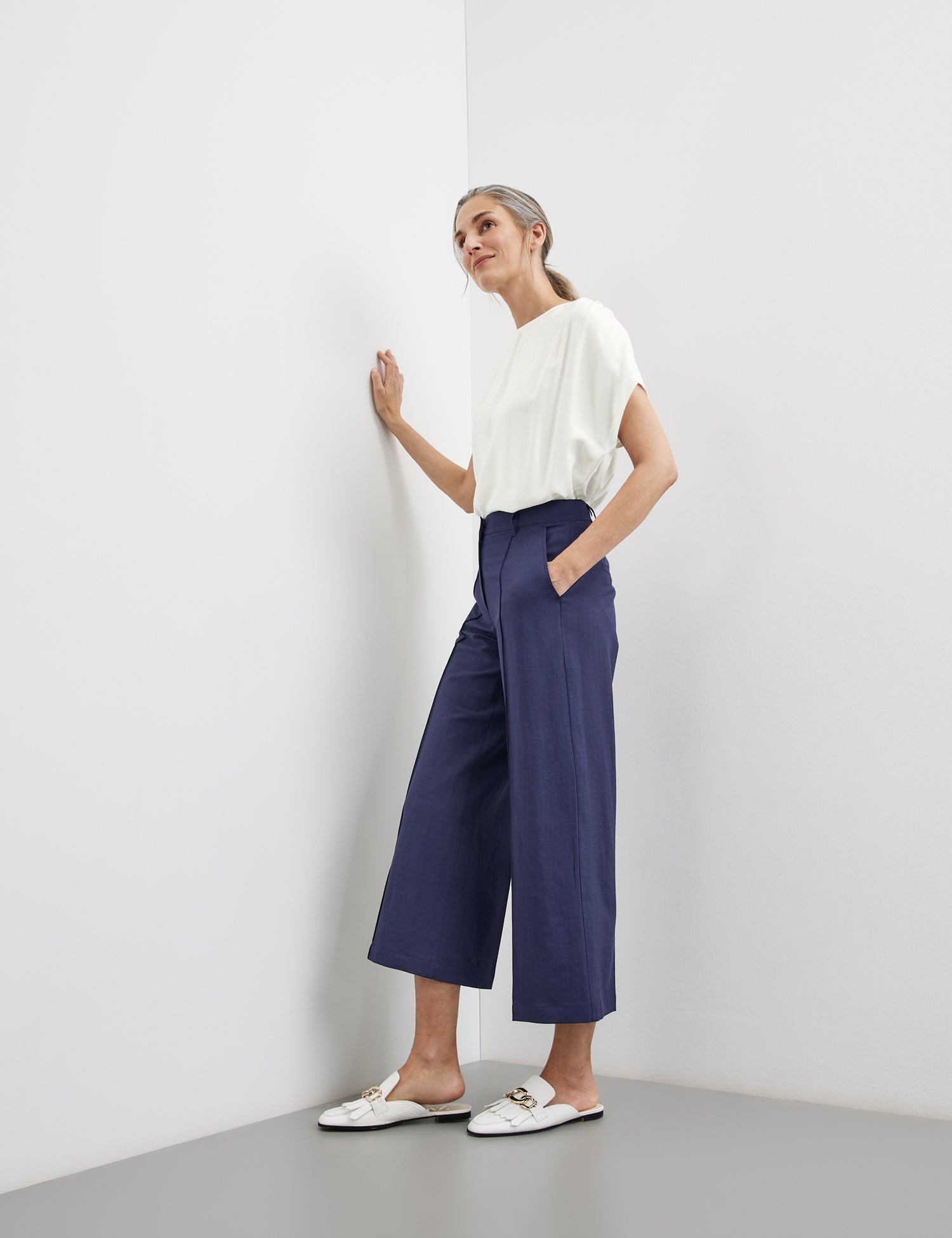 Chic Culottes With A Tie-Around Belt