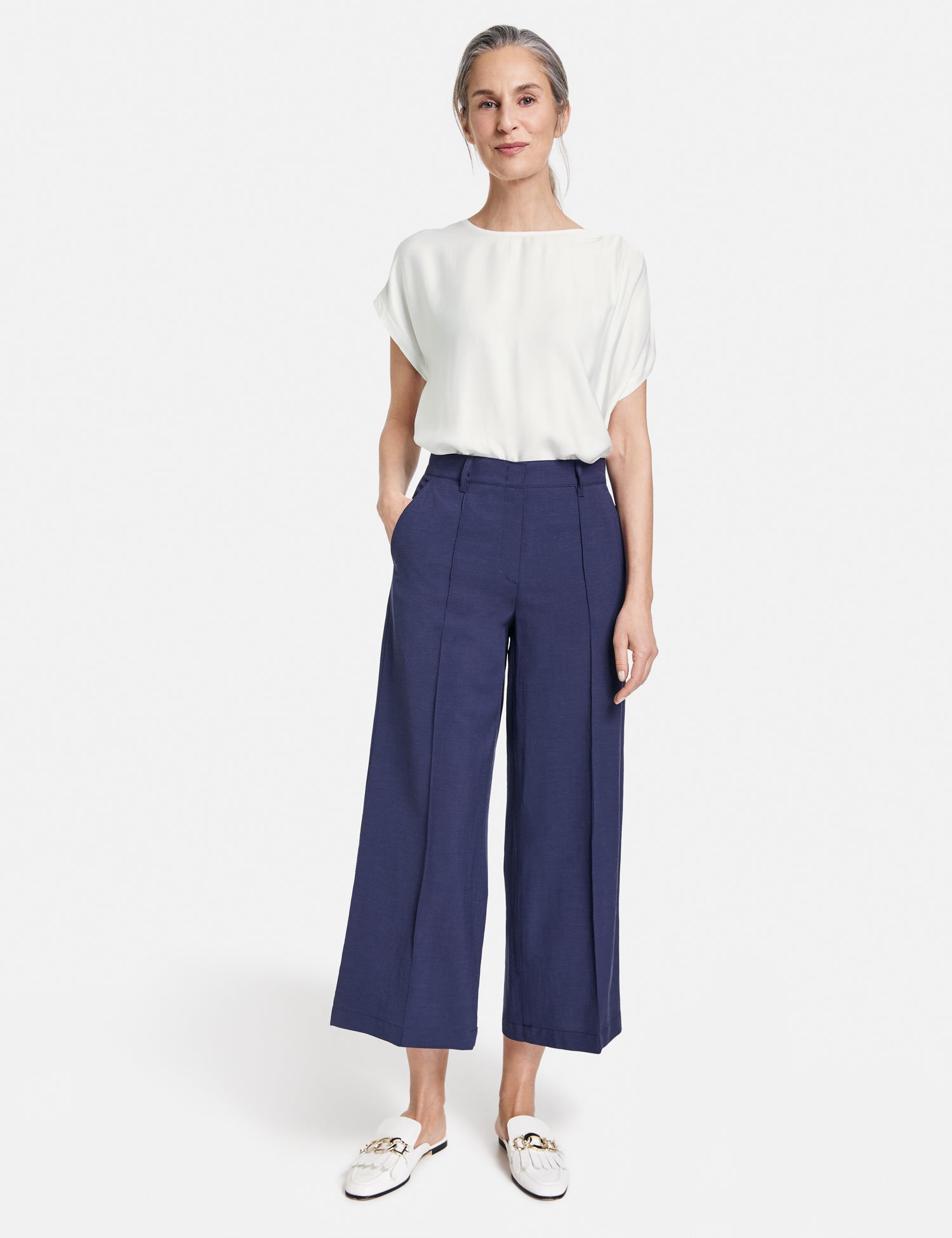 Chic Culottes With A Tie-Around Belt