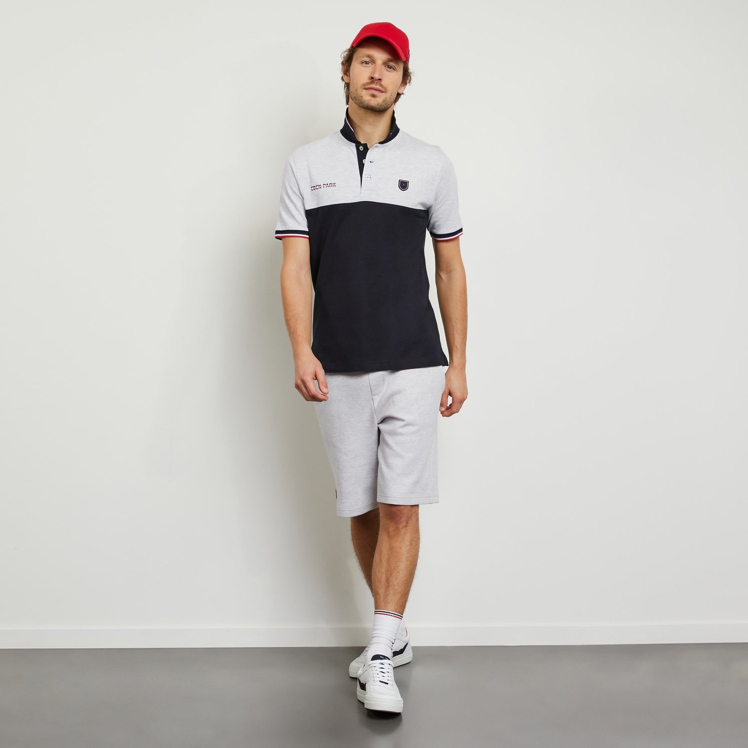 grey-colour-block-polo-with-crest-logo_e23maipc0021_grc7_01