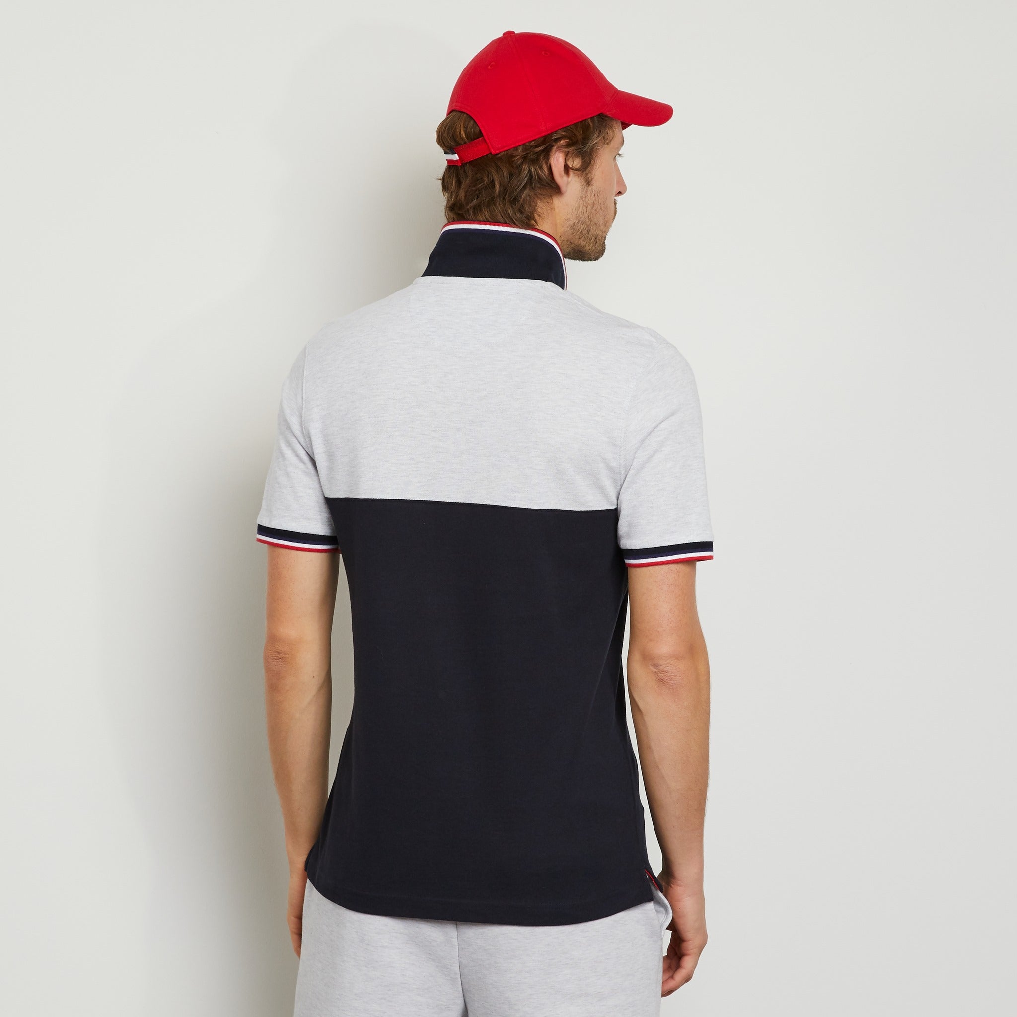 grey-colour-block-polo-with-crest-logo_e23maipc0021_grc7_03