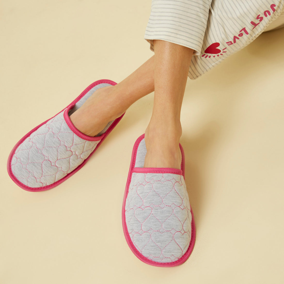 grey-house-slippers_spfd161001_gray_01