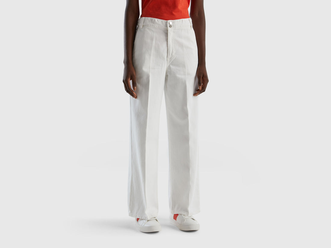 High-Waisted Trousers With Wide Leg - 02