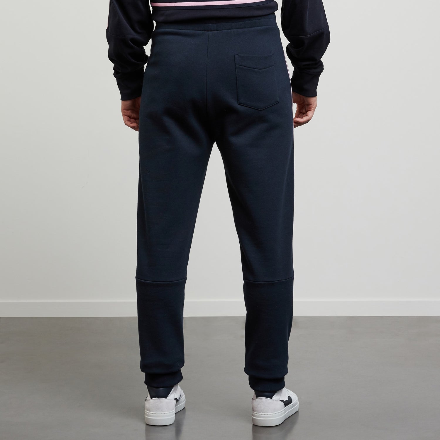 light-grey-tracksuit-bottoms_e23maijo0005_grc_03