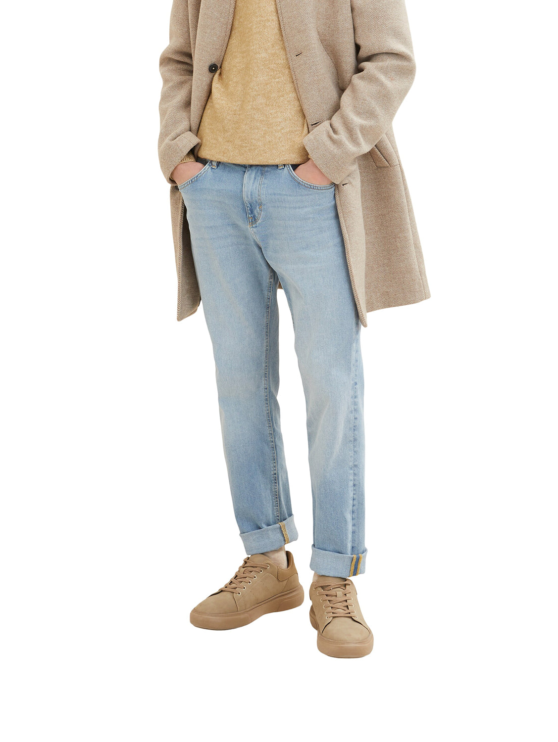 Light Wash Standard Fit Jeans