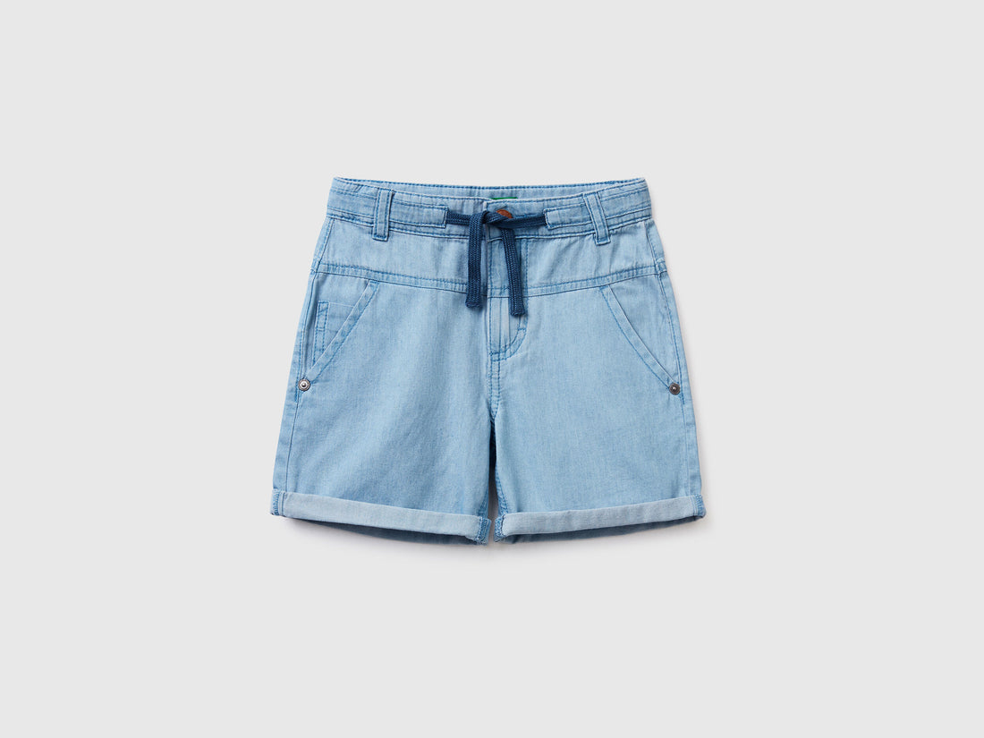 Lightweight Bermudas In Chambray