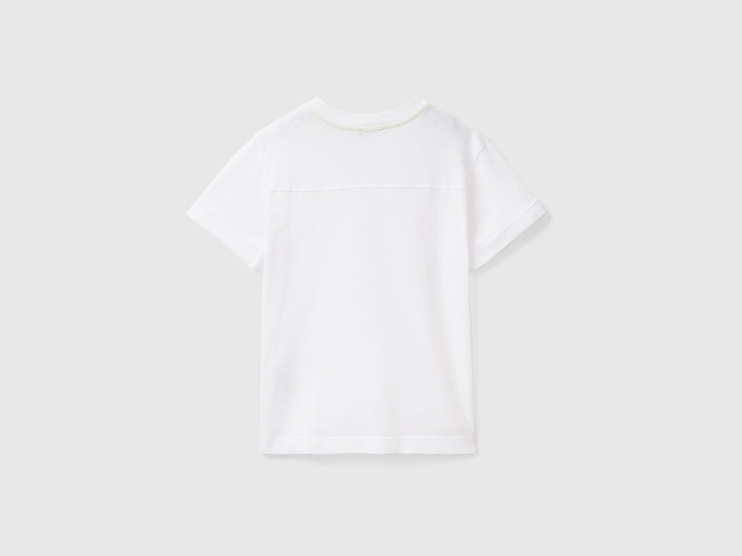 Linen Blend T-Shirt With Pocket - 02