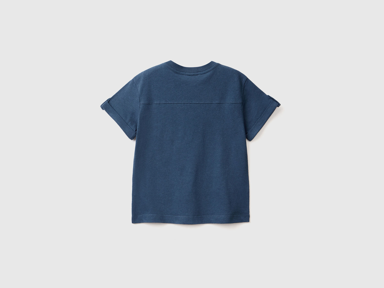 Linen Blend T-Shirt With Pocket - 02