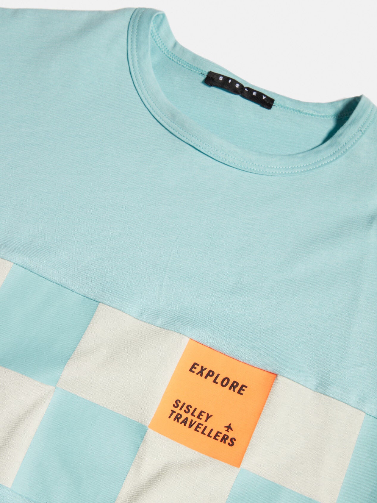 Oversized T-Shirt With Neon Details - 03