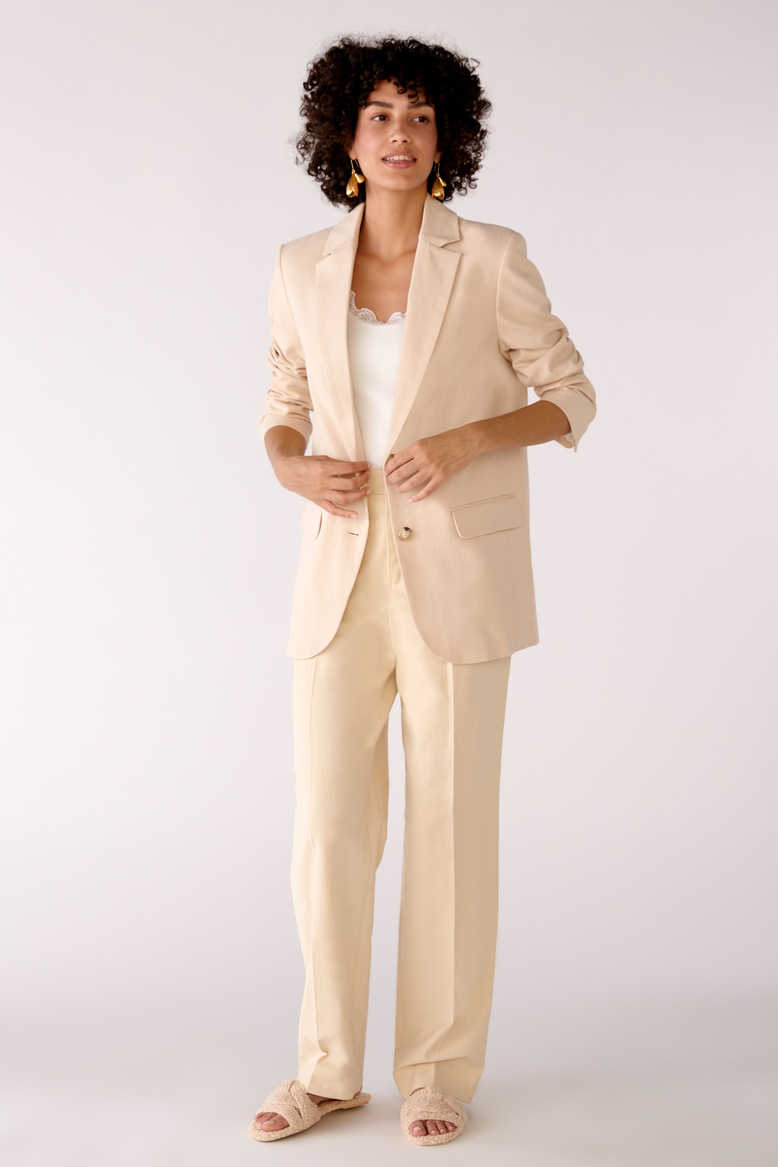 Pleated Trousers In A Light Linen Blend With Stretch