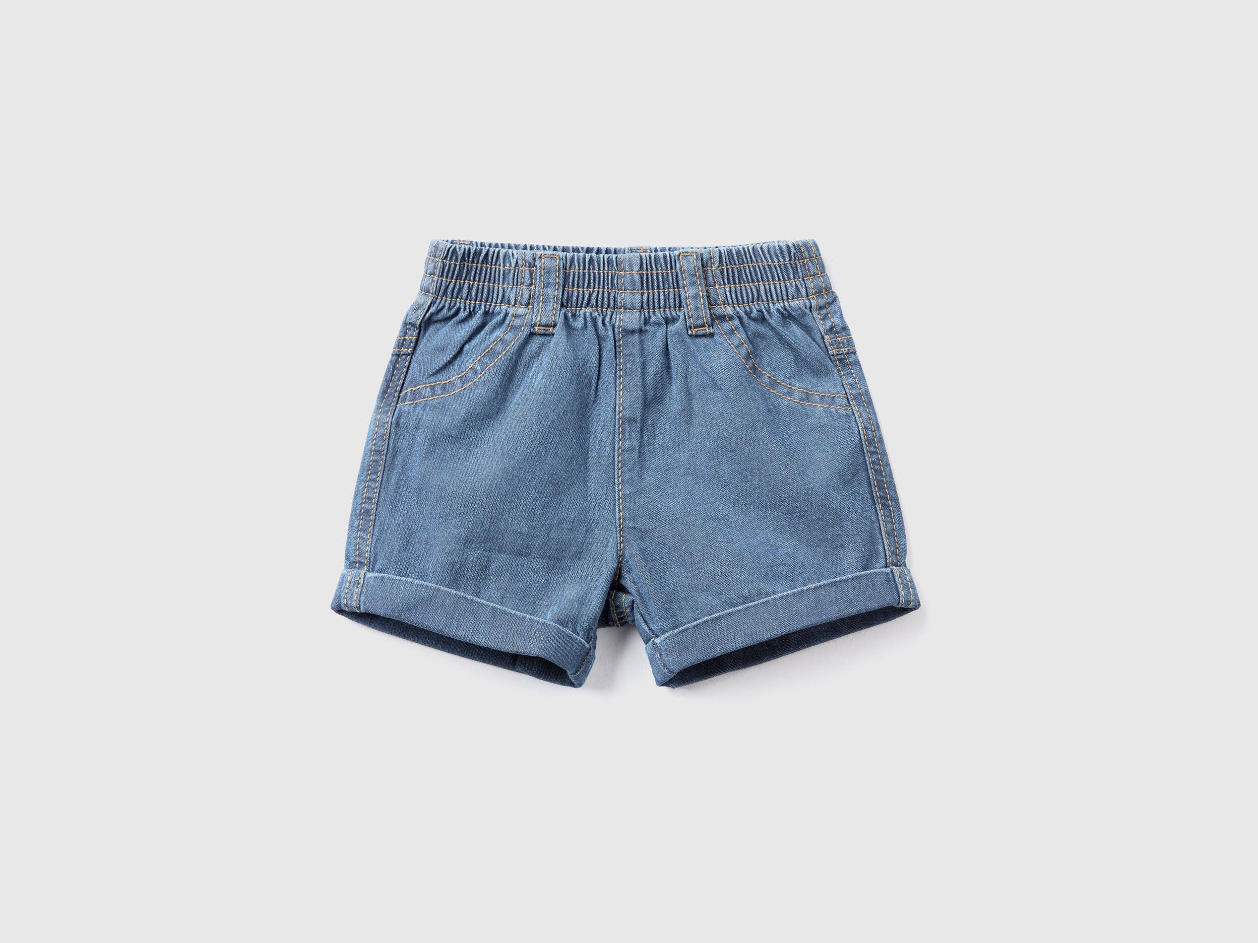 Shorts In Lightweight Denim