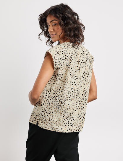 Sleeveless Blouse In A Linen Blend